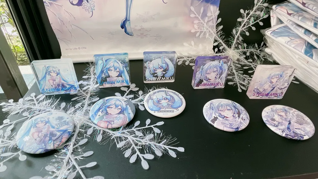 初音粉必逛！ANIQUE 攜手知名繪師打造《櫻花初音》三創快閃店，全新周邊浪漫首發