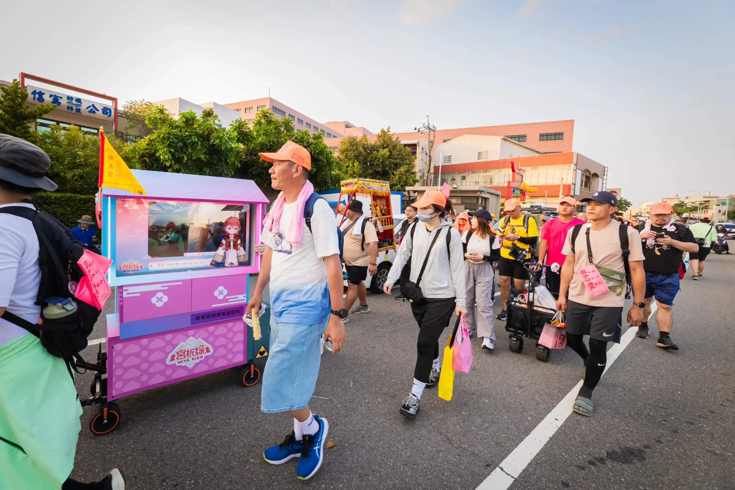 全台首例！宮廟少女「虛擬偶像宮祈緣」挑戰 9 天 8 夜白沙屯徒步進香 橘子集團原創 IP 化身「數位香燈腳」 打造虛實隨香新體驗