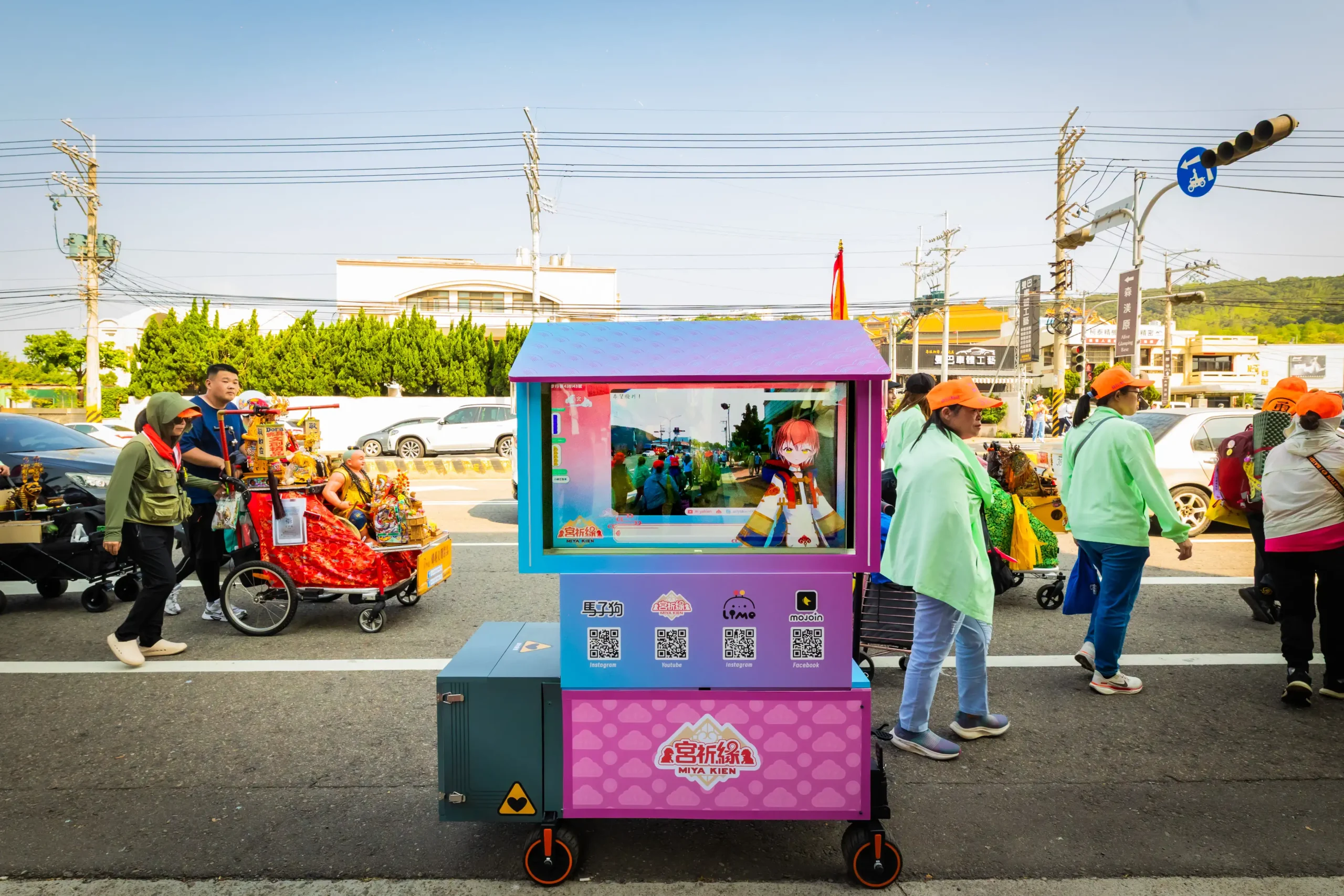 全台首例！宮廟少女「虛擬偶像宮祈緣」挑戰 9 天 8 夜白沙屯徒步進香 橘子集團原創 IP 化身「數位香燈腳」 打造虛實隨香新體驗