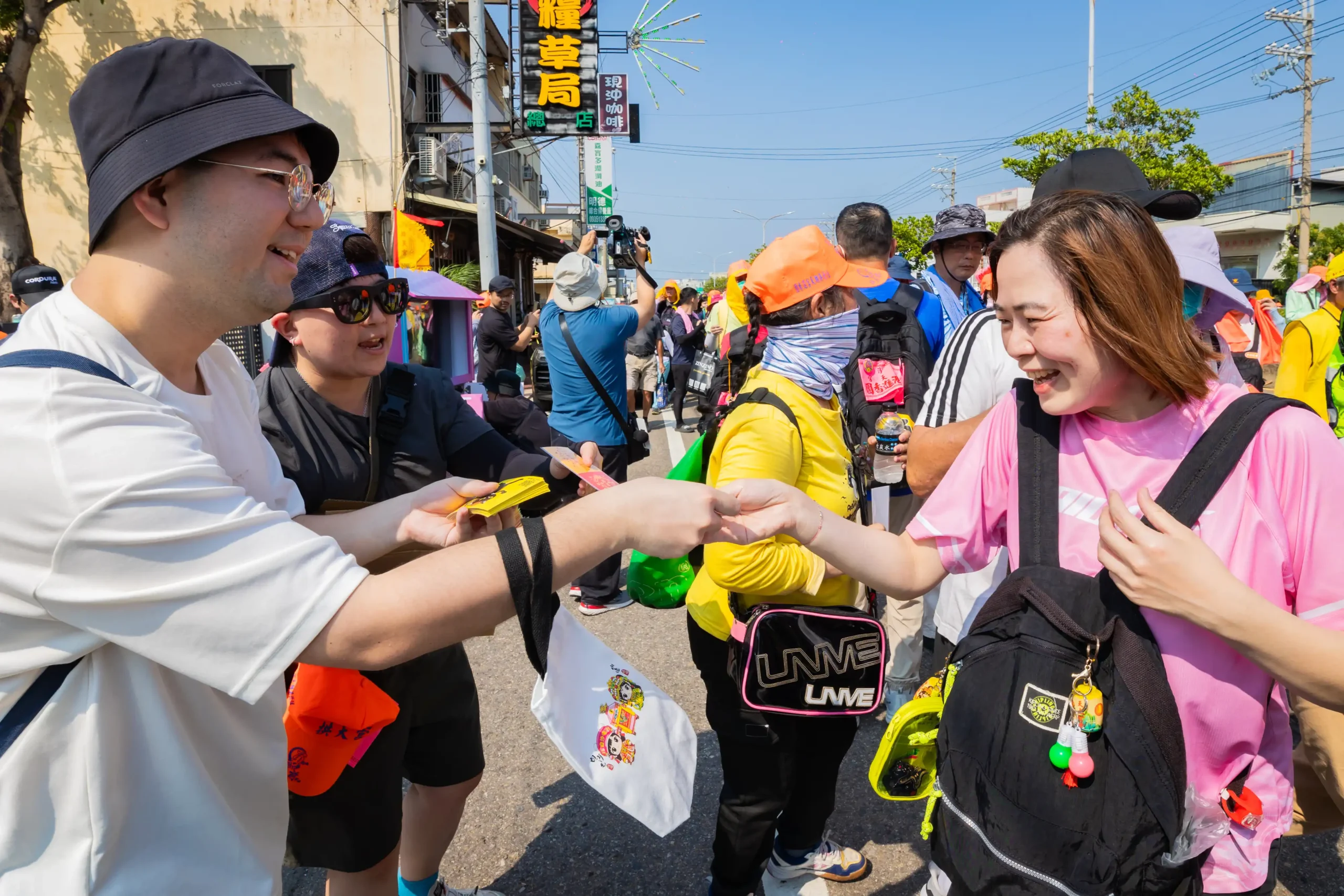 全台首例！宮廟少女「虛擬偶像宮祈緣」挑戰 9 天 8 夜白沙屯徒步進香 橘子集團原創 IP 化身「數位香燈腳」 打造虛實隨香新體驗