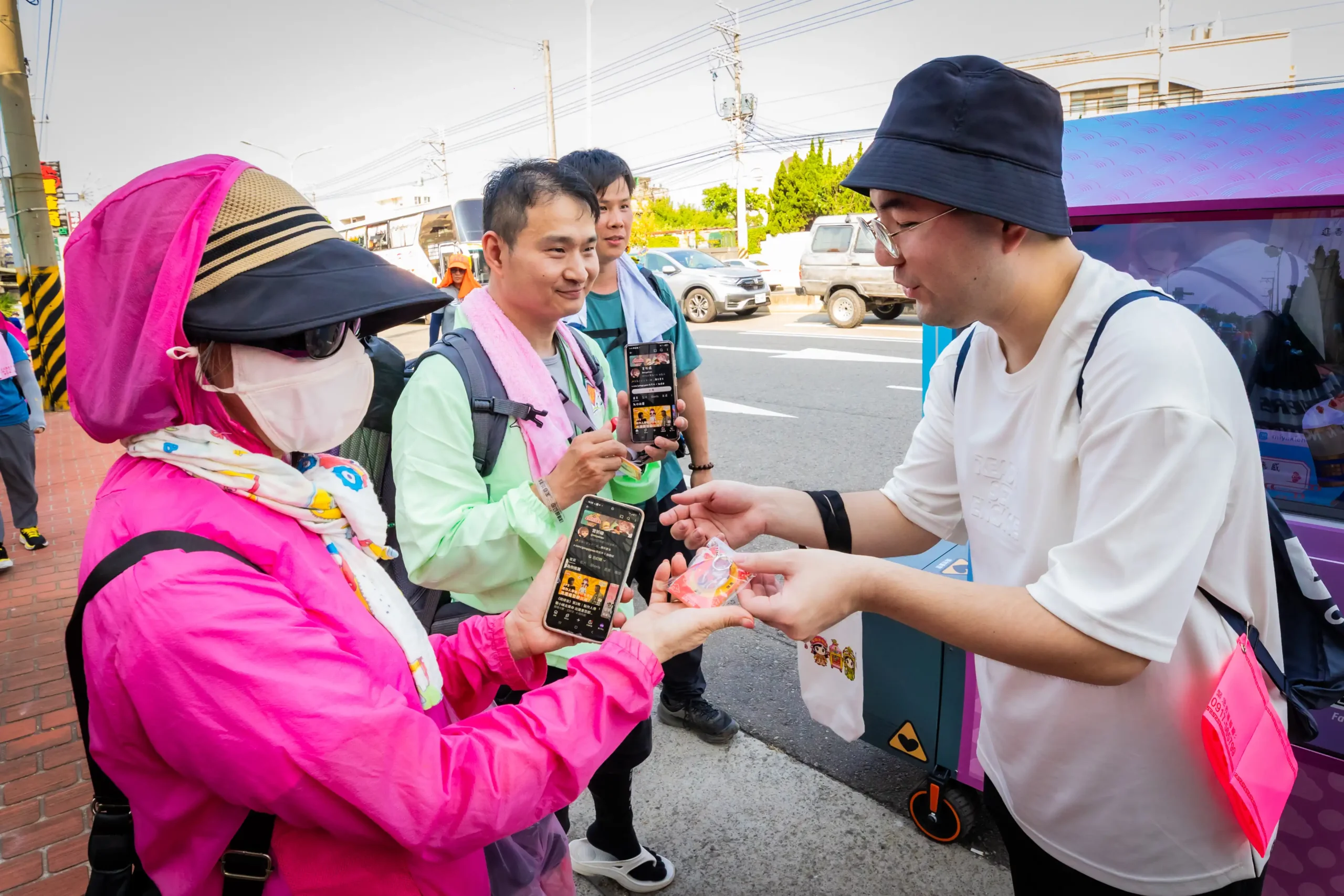 全台首例！宮廟少女「虛擬偶像宮祈緣」挑戰 9 天 8 夜白沙屯徒步進香 橘子集團原創 IP 化身「數位香燈腳」 打造虛實隨香新體驗