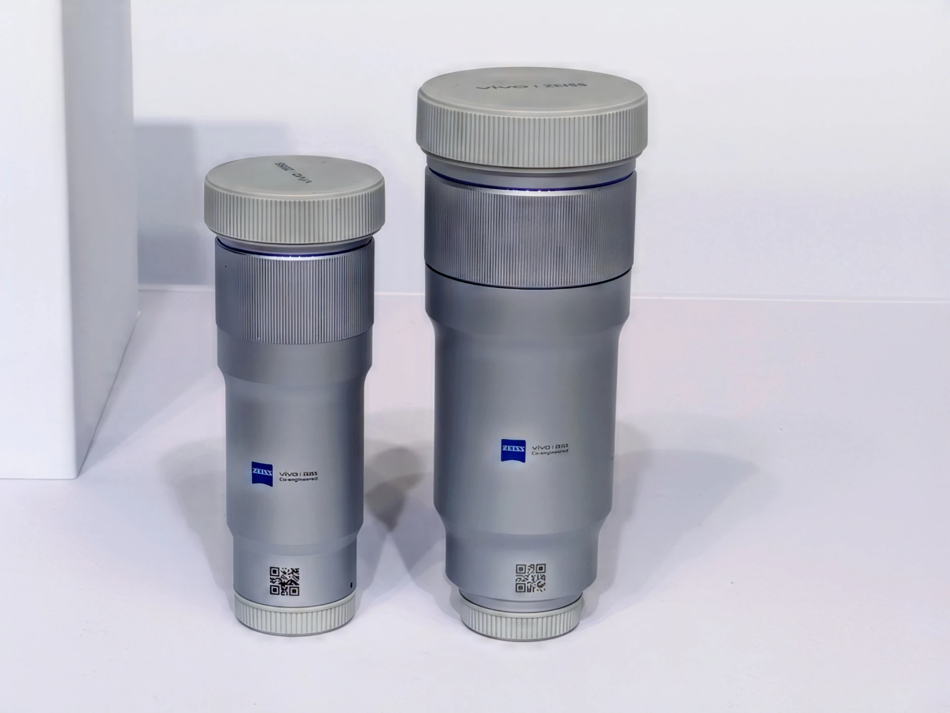 輕巧旗艦進駐長焦戰場！雙2億像素「口袋攝影機」登台　vivo X300 Ultra開放預購「最低2萬不到入手」