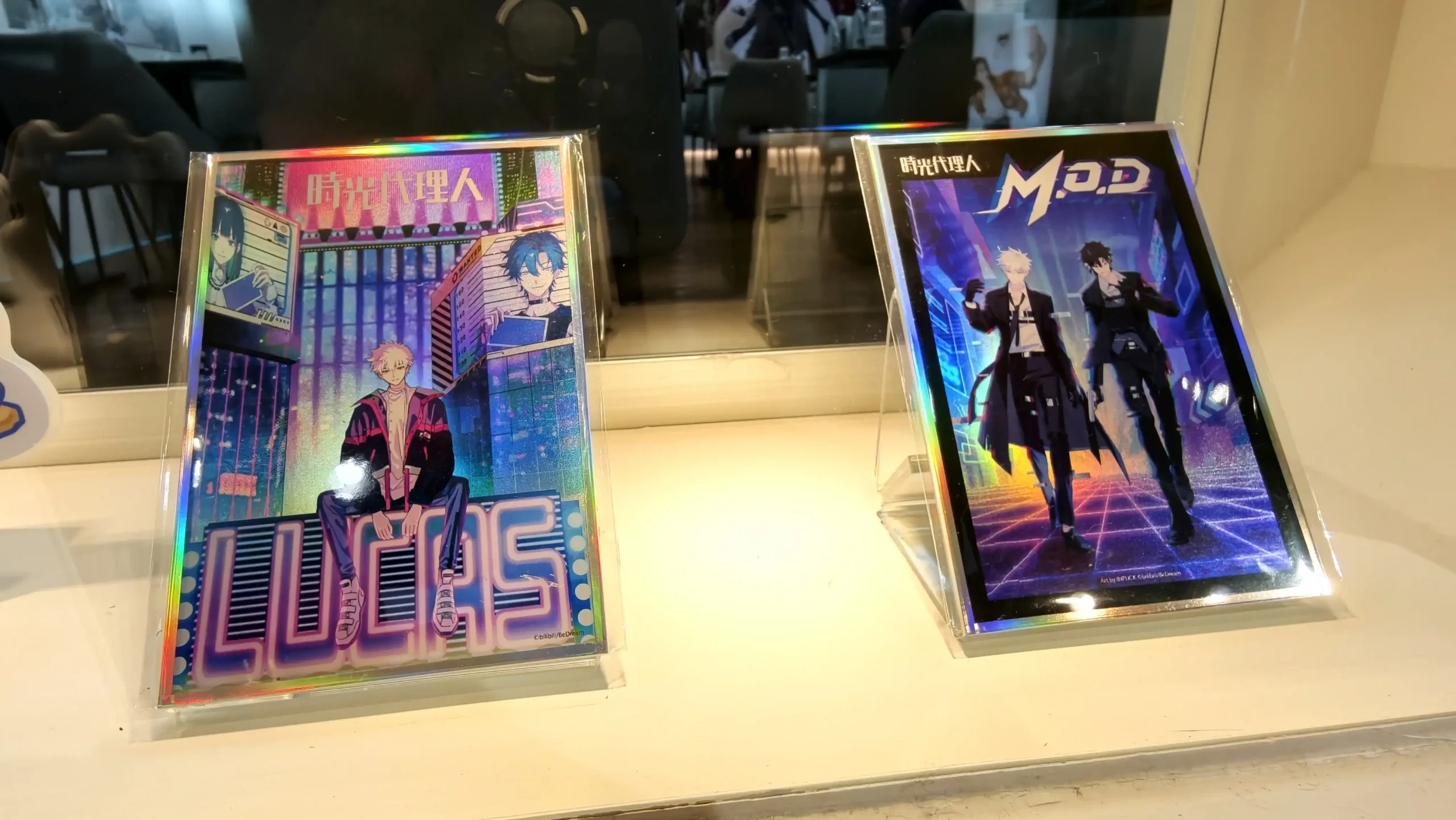 【開箱】《時光代理人》X 萌番More Fun 聯動主題店 每張照片都有屬於自己的故事