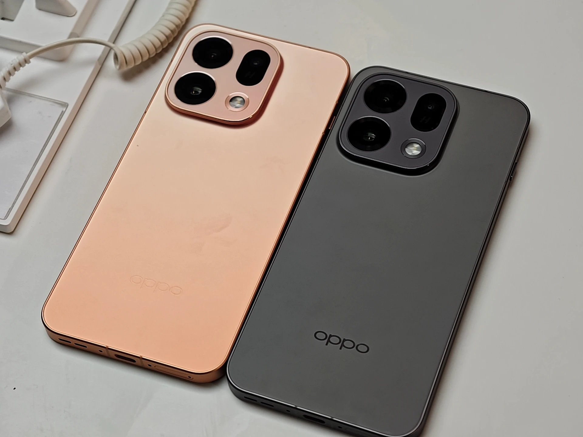 OPPO Find X9 Ultra登台　「口袋哈蘇」雙2億、10倍光學長焦直接拉滿