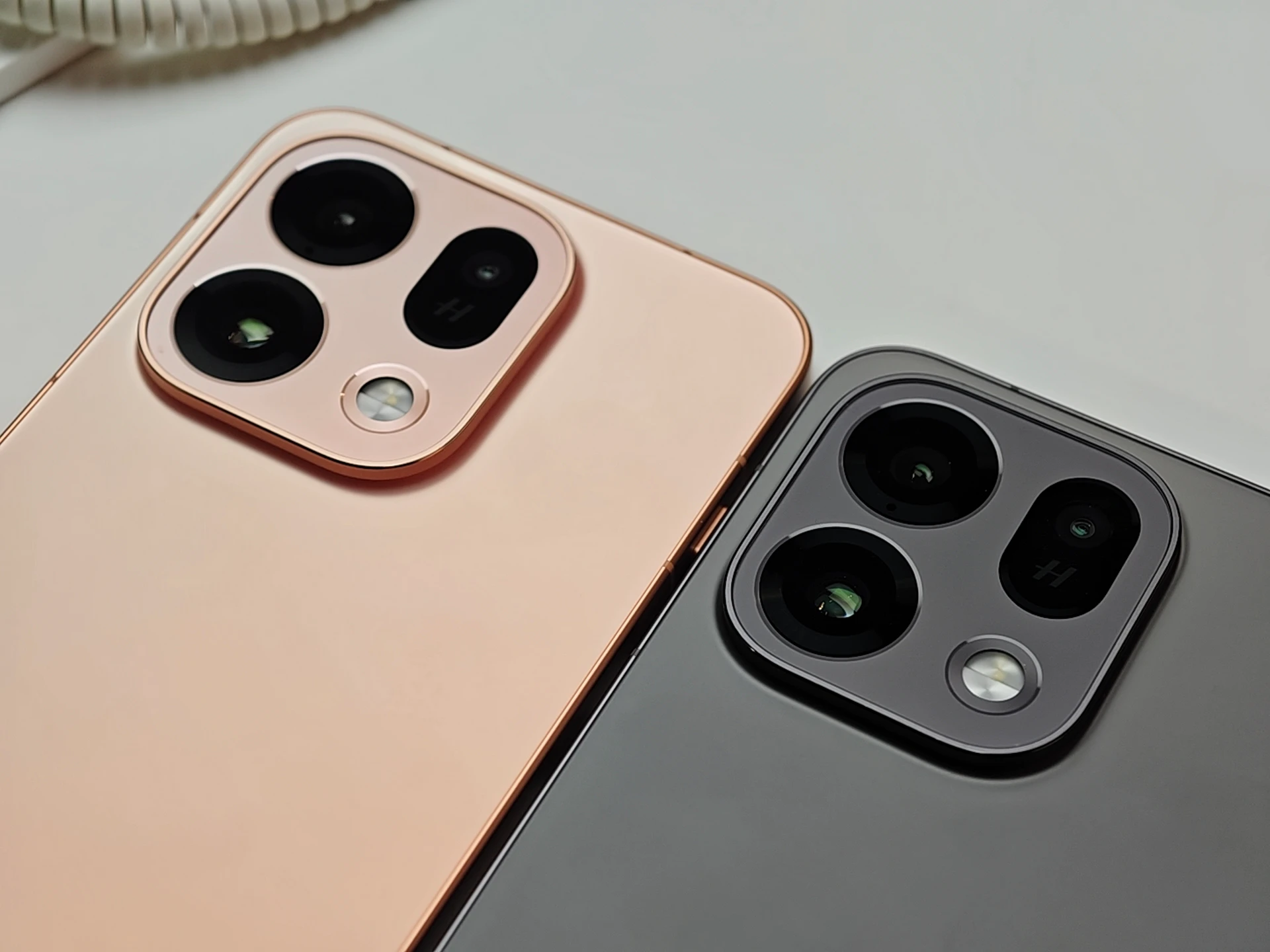 OPPO Find X9 Ultra登台　「口袋哈蘇」雙2億、10倍光學長焦直接拉滿