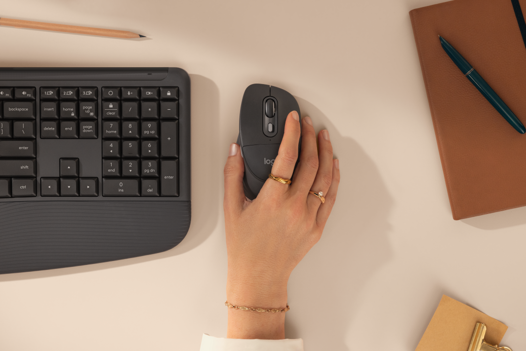 羅技 Logitech Signature 商務經典系列三新品齊發 首款掌心軟墊滑鼠亮相 重新定義長時間辦公的舒適體驗