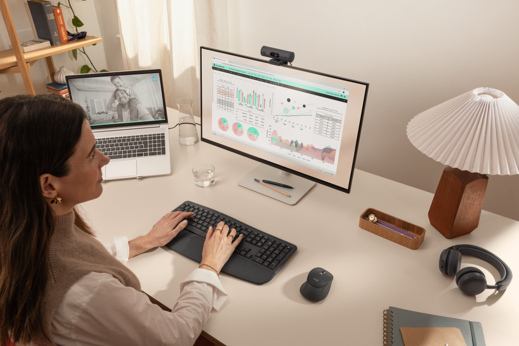 羅技 Logitech Signature 商務經典系列三新品齊發 首款掌心軟墊滑鼠亮相 重新定義長時間辦公的舒適體驗