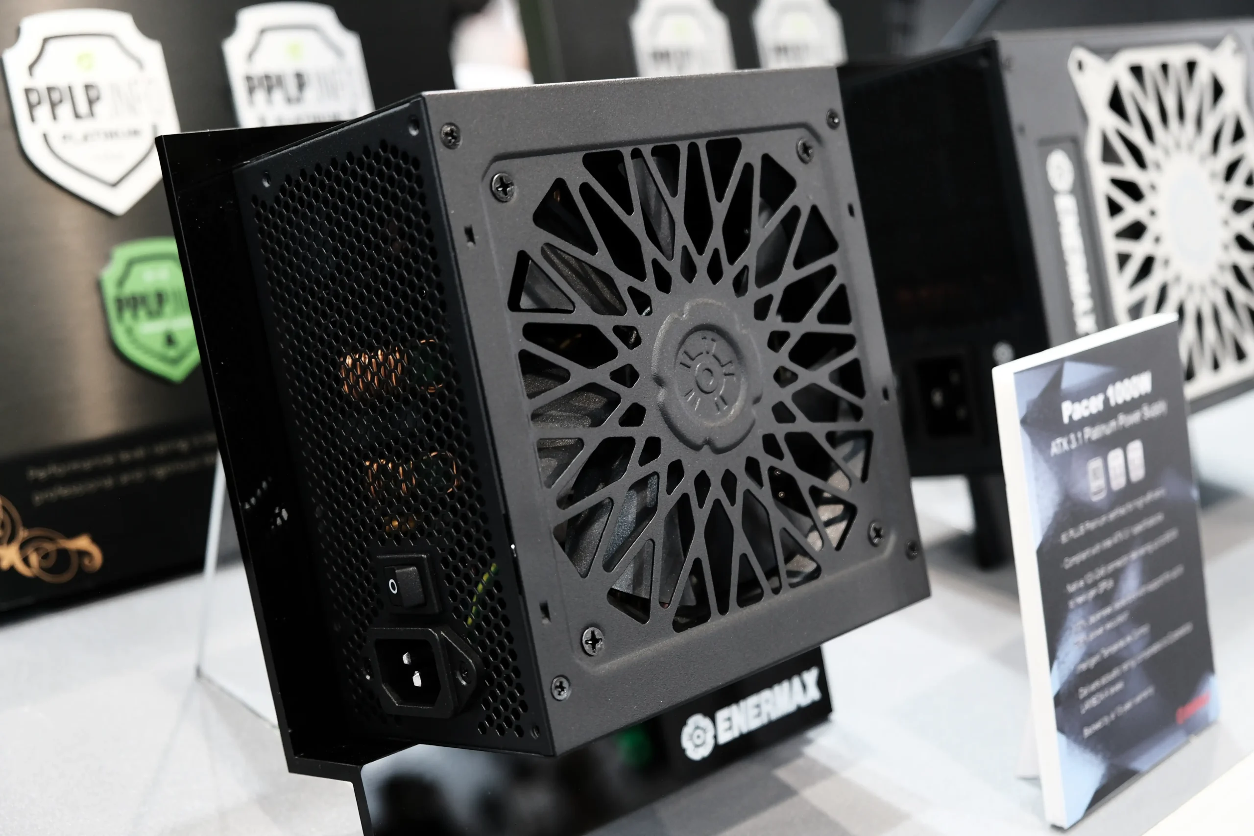 ENERMAX 保銳科技推出 MaxTytan II 1650W ATX 3.1 鈦金牌電源供應器