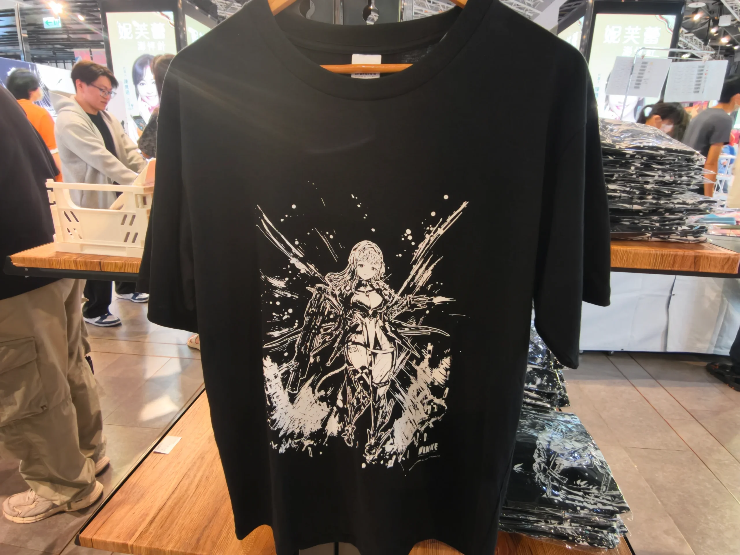 【開箱】《勝利女神：妮姬》墨繪 |《孤獨搖滾》期間限定快閃店