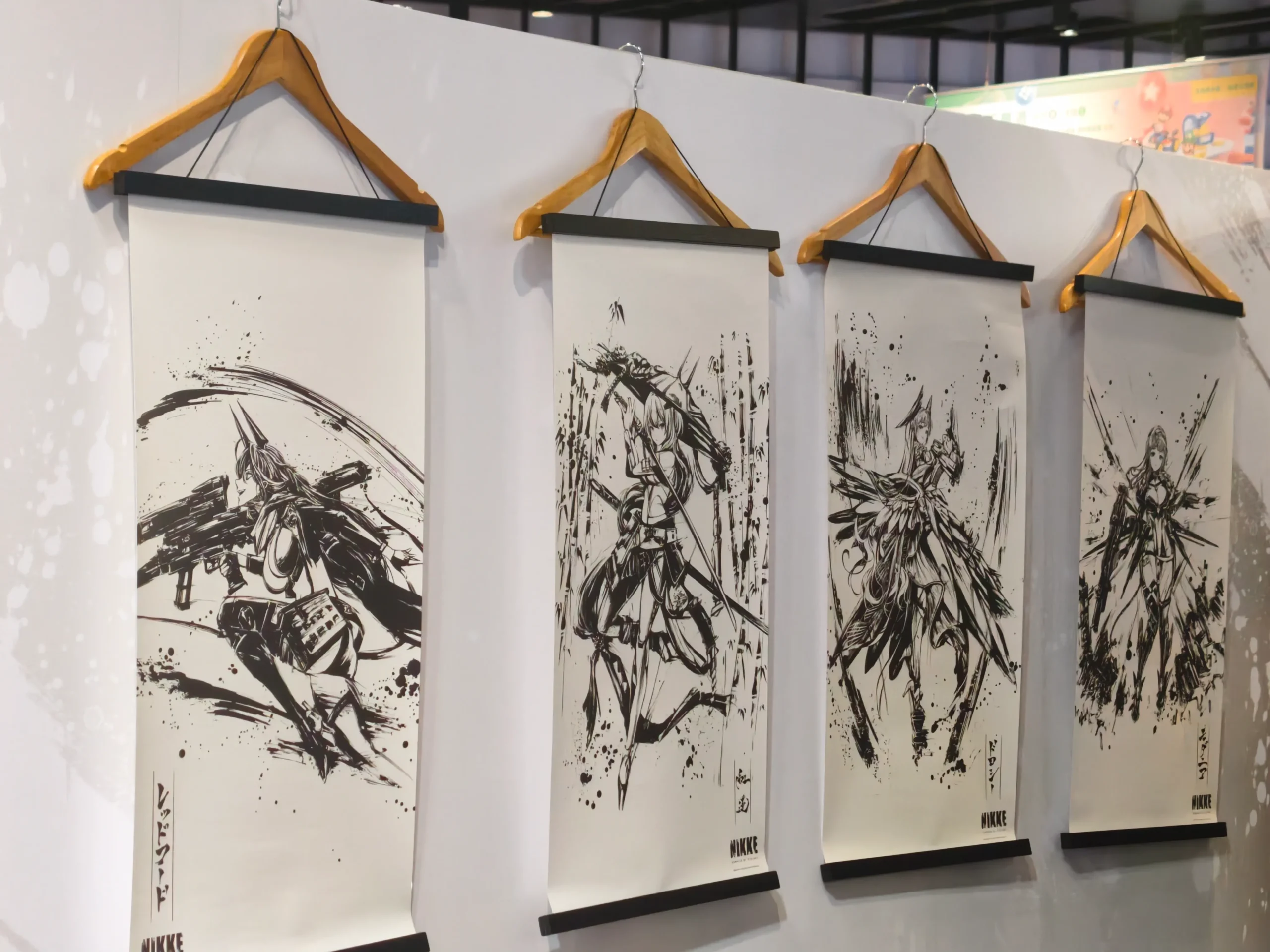 【開箱】《勝利女神:妮姬》墨繪 |《孤獨搖滾》期間限定快閃店
