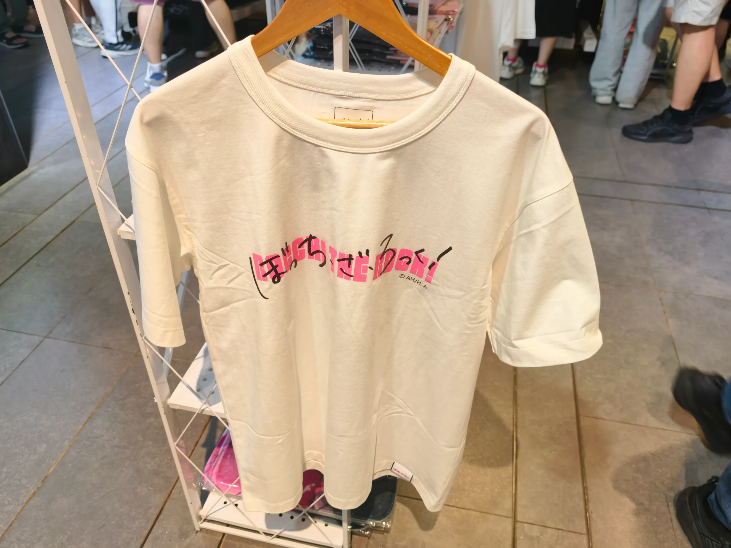 【開箱】《勝利女神：妮姬》墨繪 |《孤獨搖滾》期間限定快閃店