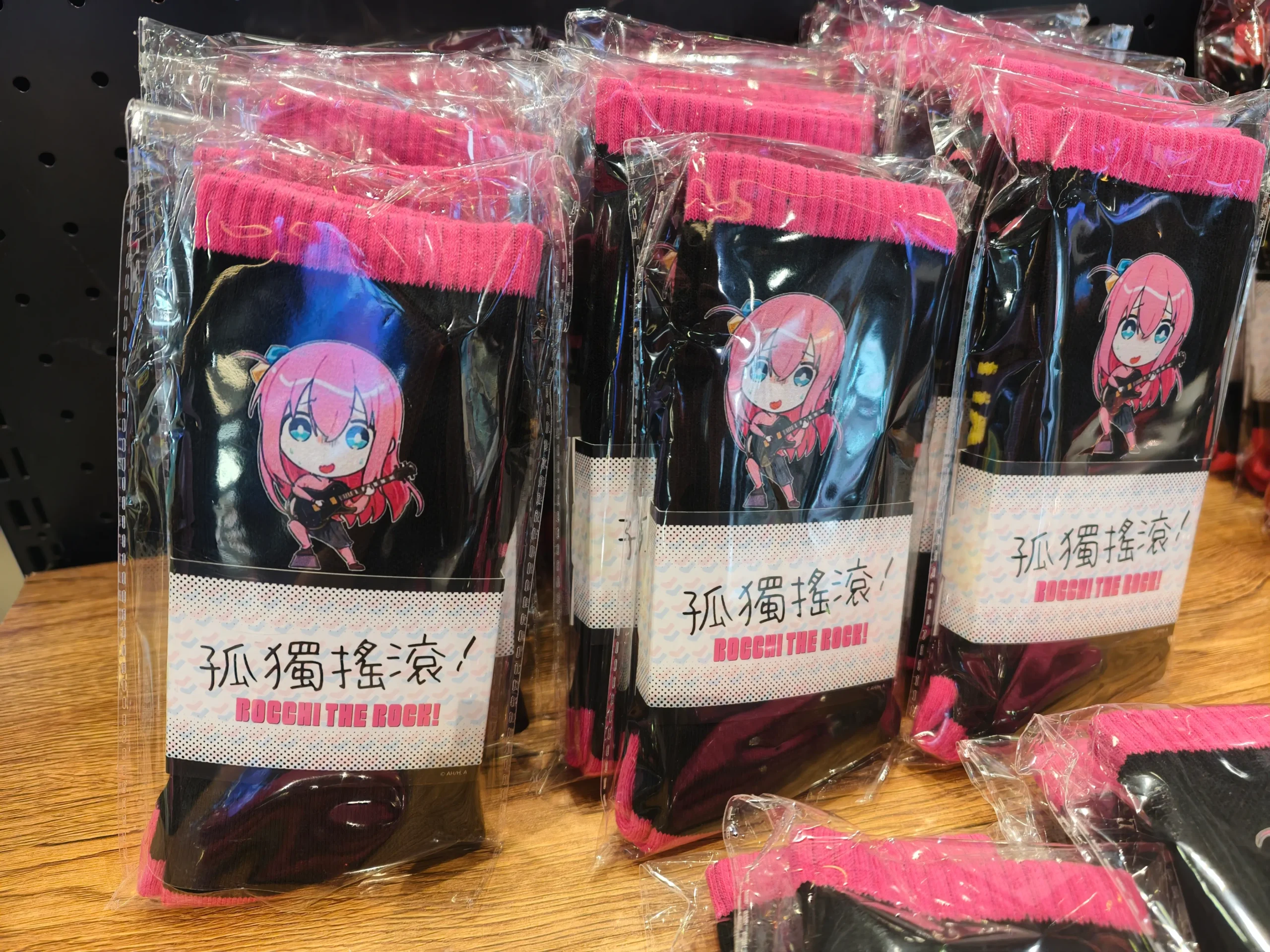 【開箱】《勝利女神：妮姬》墨繪 |《孤獨搖滾》期間限定快閃店