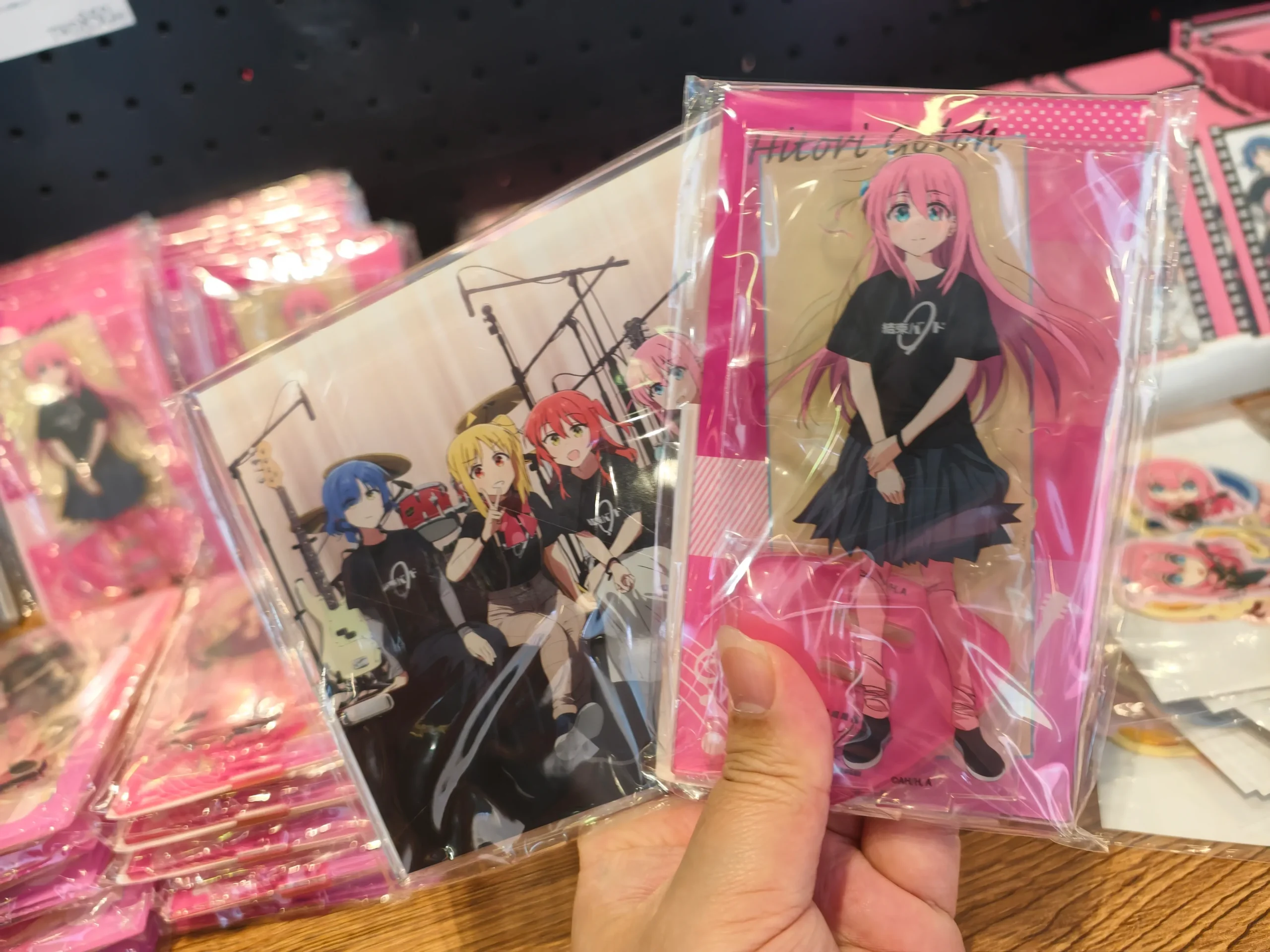 【開箱】《勝利女神：妮姬》墨繪 |《孤獨搖滾》期間限定快閃店