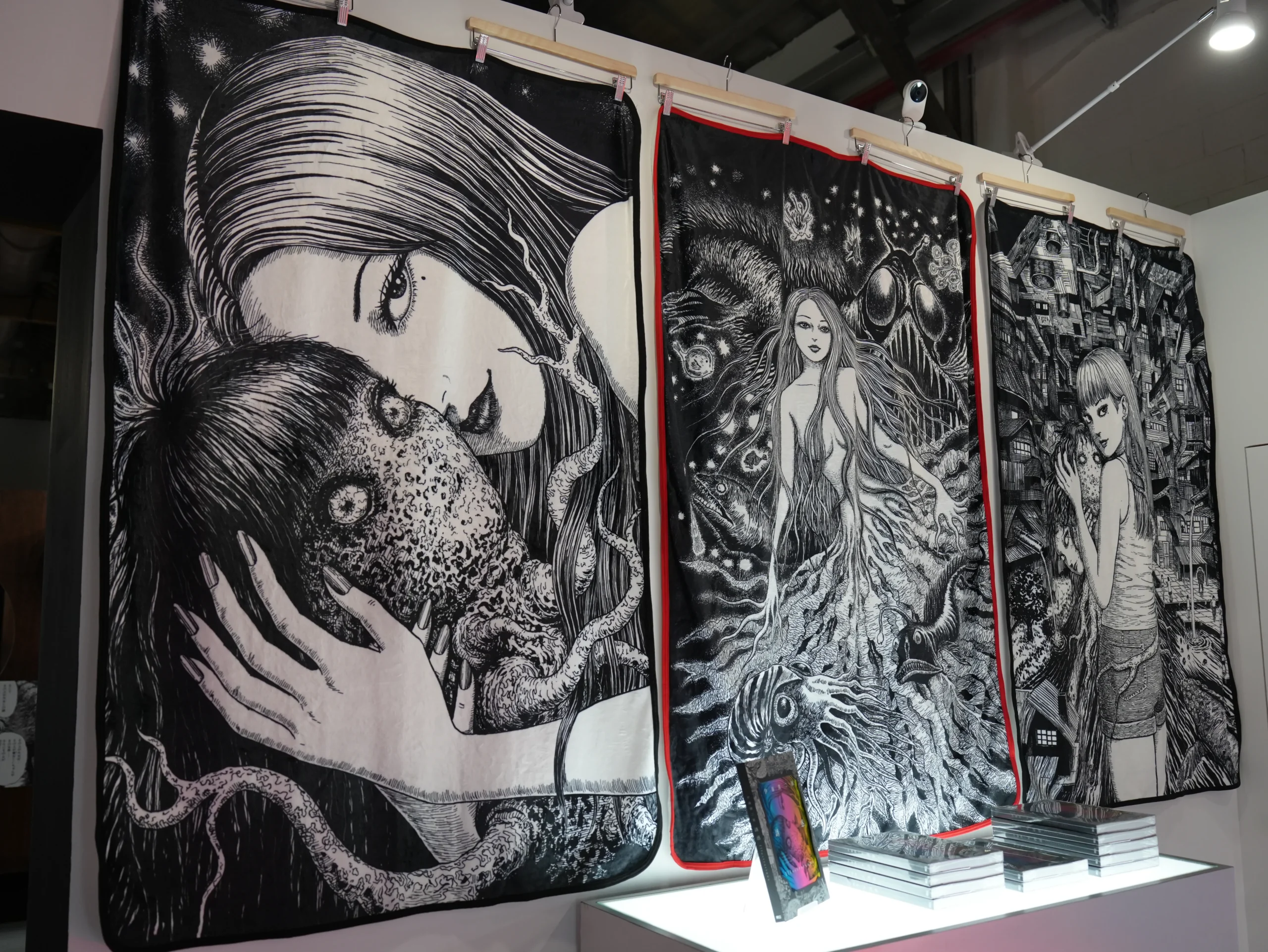【開箱】伊藤潤二首場海外大型原畫展《伊藤潤二展 誘惑》登台　走進恐怖大師怪誕、詭譎又令人著迷的藝術世界