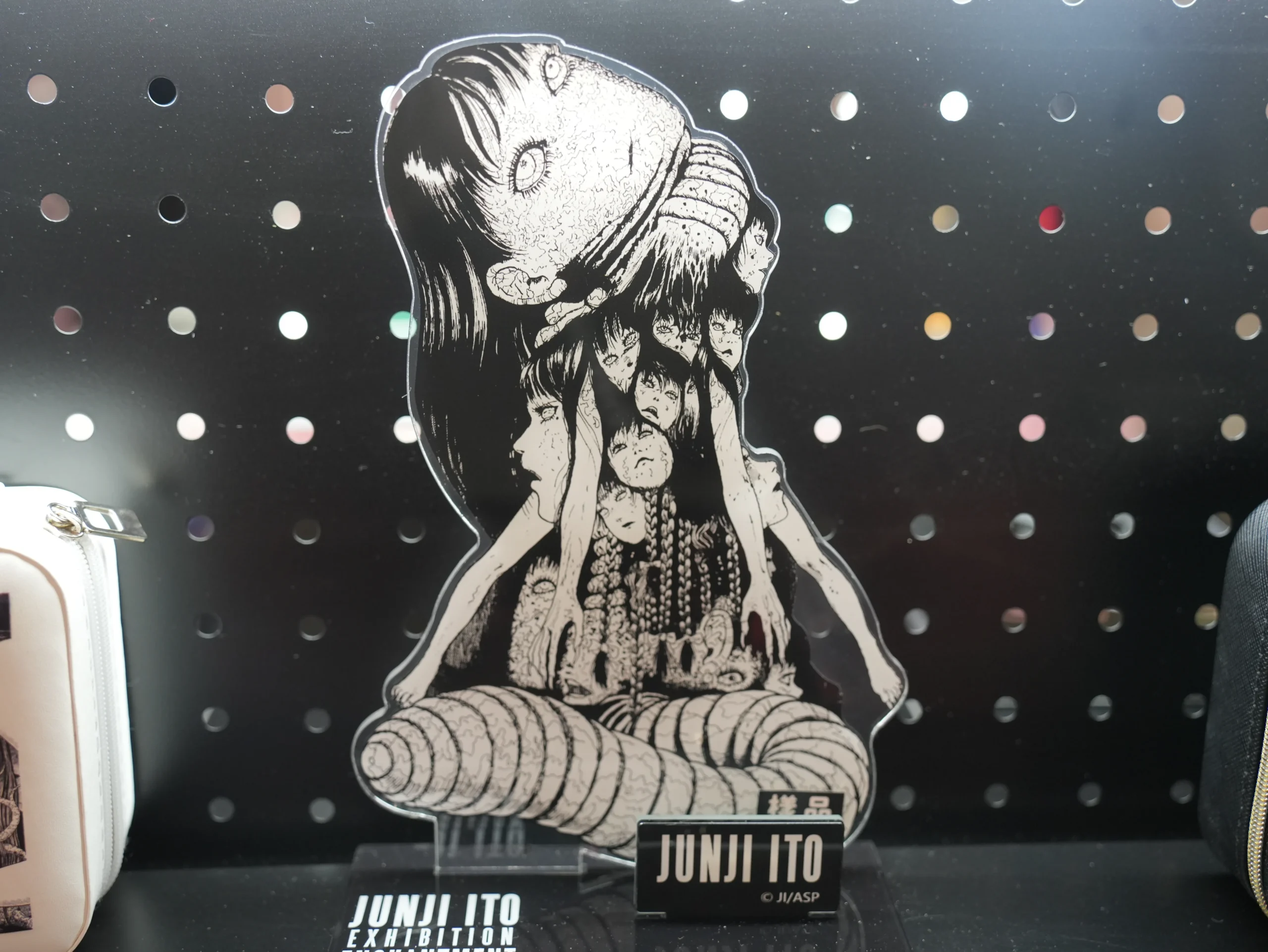 【開箱】伊藤潤二首場海外大型原畫展《伊藤潤二展 誘惑》登台　走進恐怖大師怪誕、詭譎又令人著迷的藝術世界