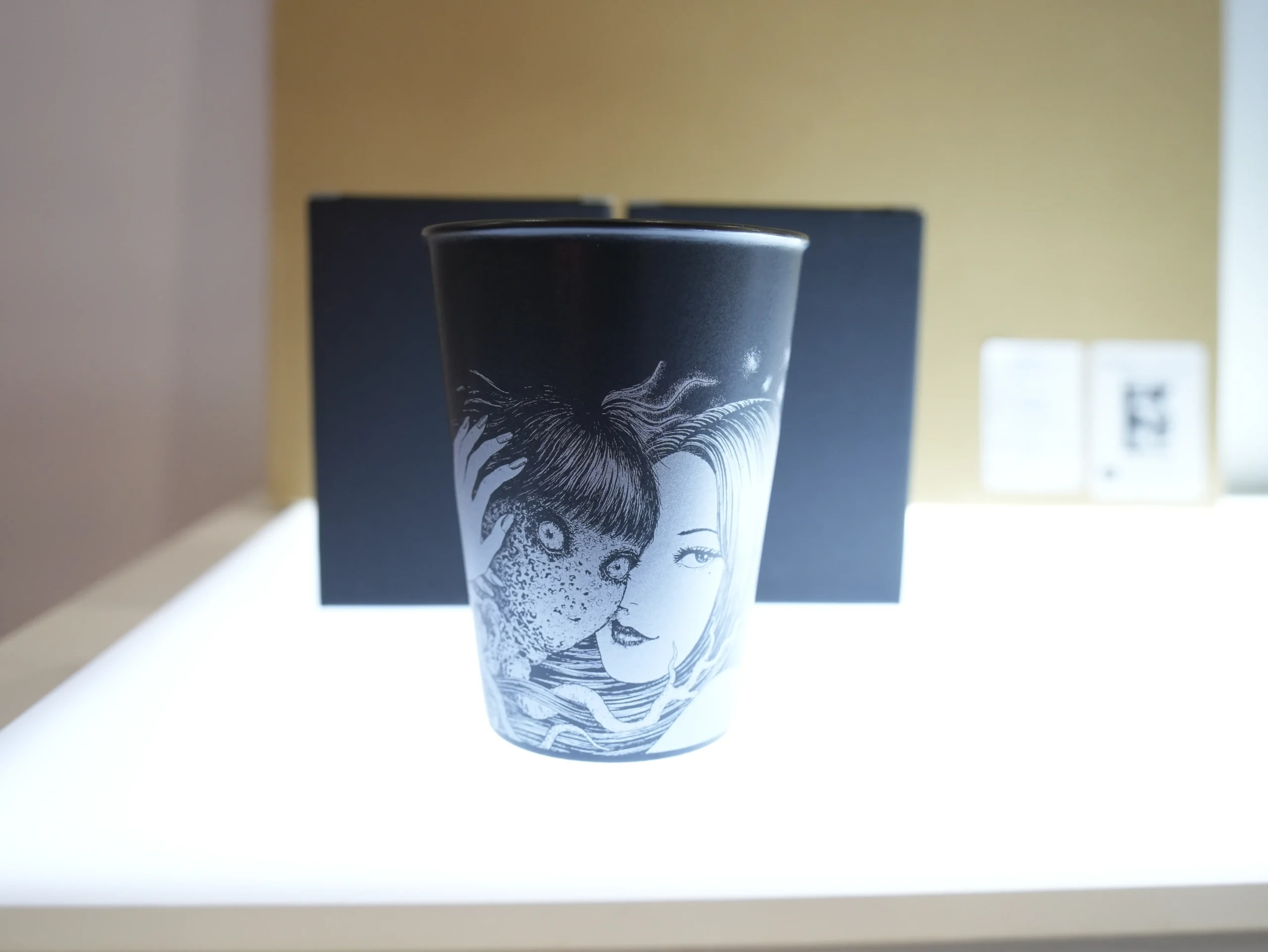 【開箱】伊藤潤二首場海外大型原畫展《伊藤潤二展 誘惑》登台　走進恐怖大師怪誕、詭譎又令人著迷的藝術世界
