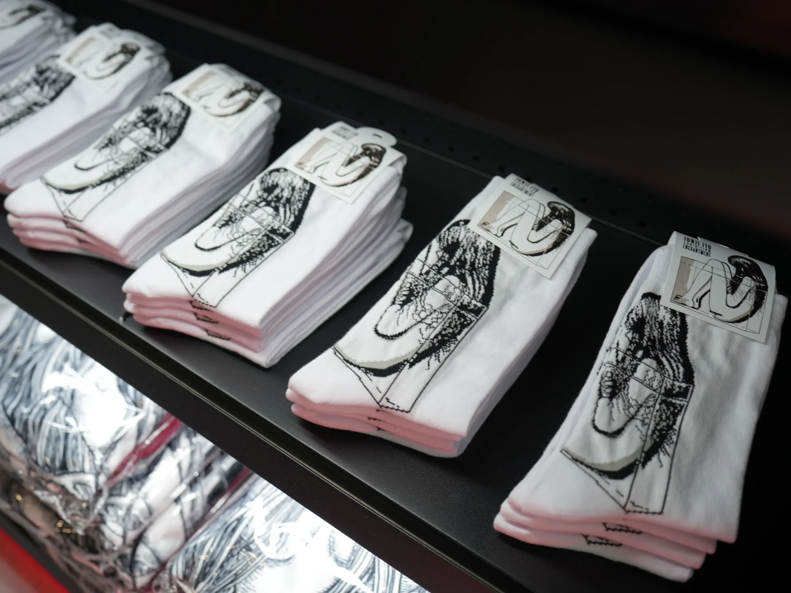 【開箱】伊藤潤二首場海外大型原畫展《伊藤潤二展 誘惑》登台　走進恐怖大師怪誕、詭譎又令人著迷的藝術世界