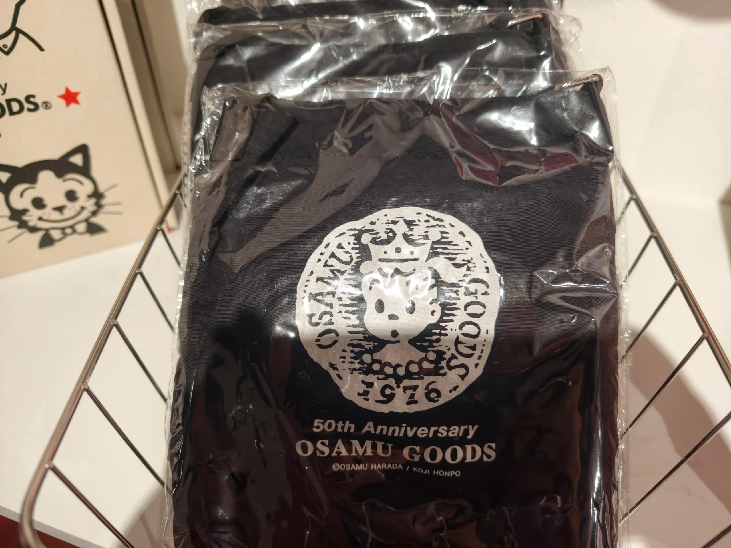【開箱】橫跨半世紀的療癒力！日本「可愛始祖」原田治《OSAMU GOODS 50週年展》客製T恤、展覽限定商品搶先看~