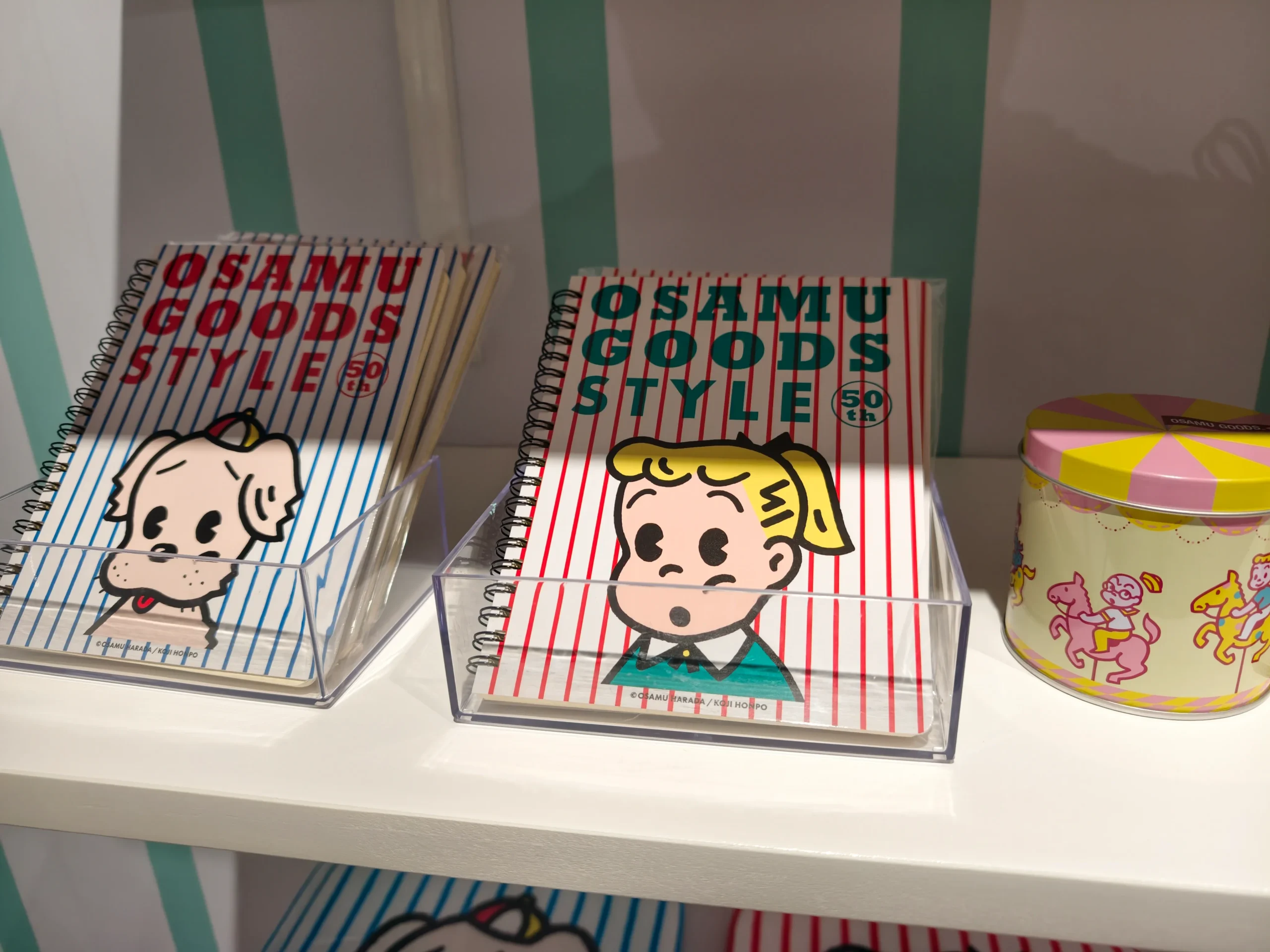 【開箱】橫跨半世紀的療癒力！日本「可愛始祖」原田治《OSAMU GOODS 50週年展》客製T恤、展覽限定商品搶先看~