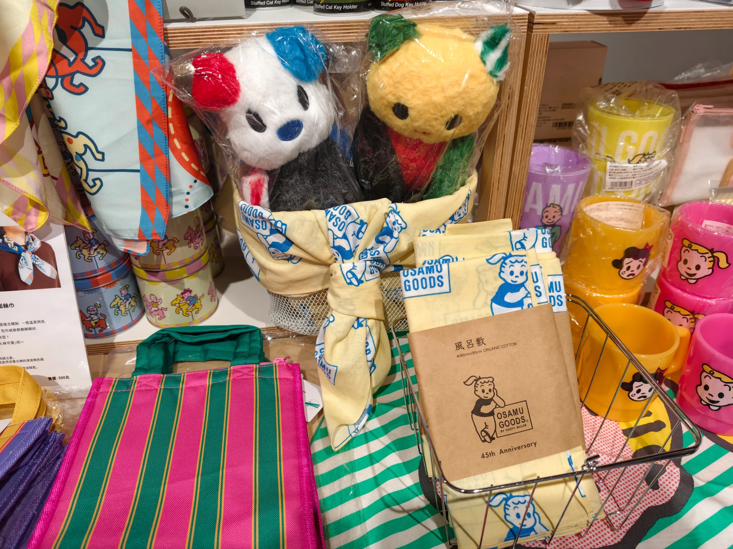 【開箱】橫跨半世紀的療癒力！日本「可愛始祖」原田治《OSAMU GOODS 50週年展》客製T恤、展覽限定商品搶先看~