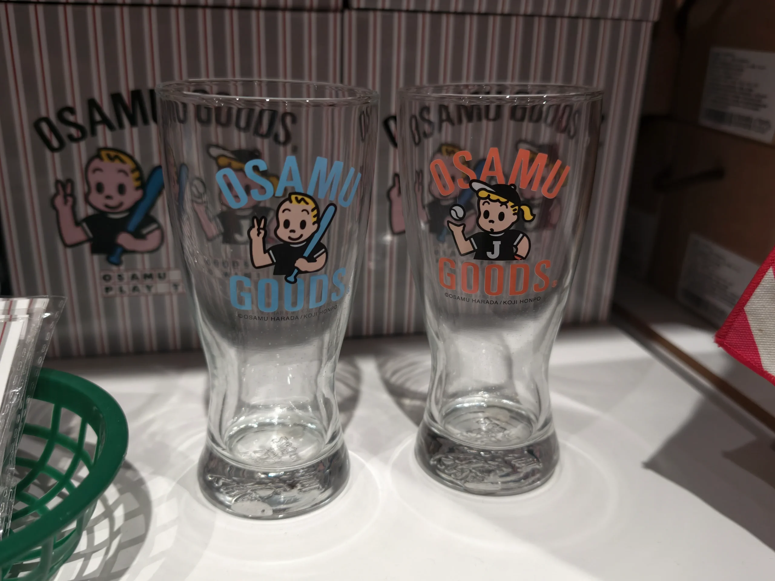 【開箱】橫跨半世紀的療癒力！日本「可愛始祖」原田治《OSAMU GOODS 50週年展》客製T恤、展覽限定商品搶先看~