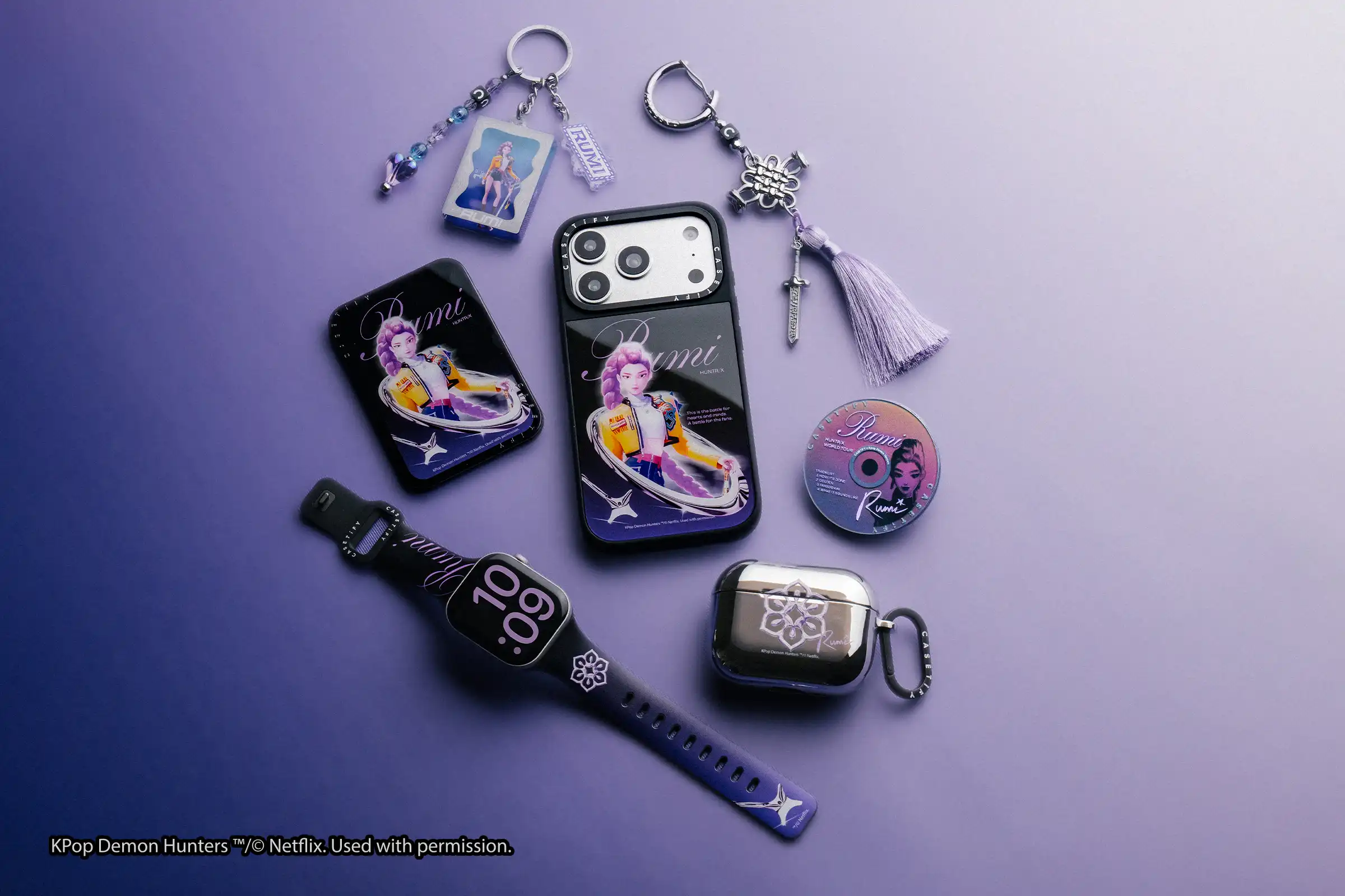 應援小物買起來！CASETiFY 攜手《Kpop 獵魔女團》推出全新聯名 超萌 Derpy 絨毛手機殼、CD 手機支架盲盒陪你守護黃金魂門