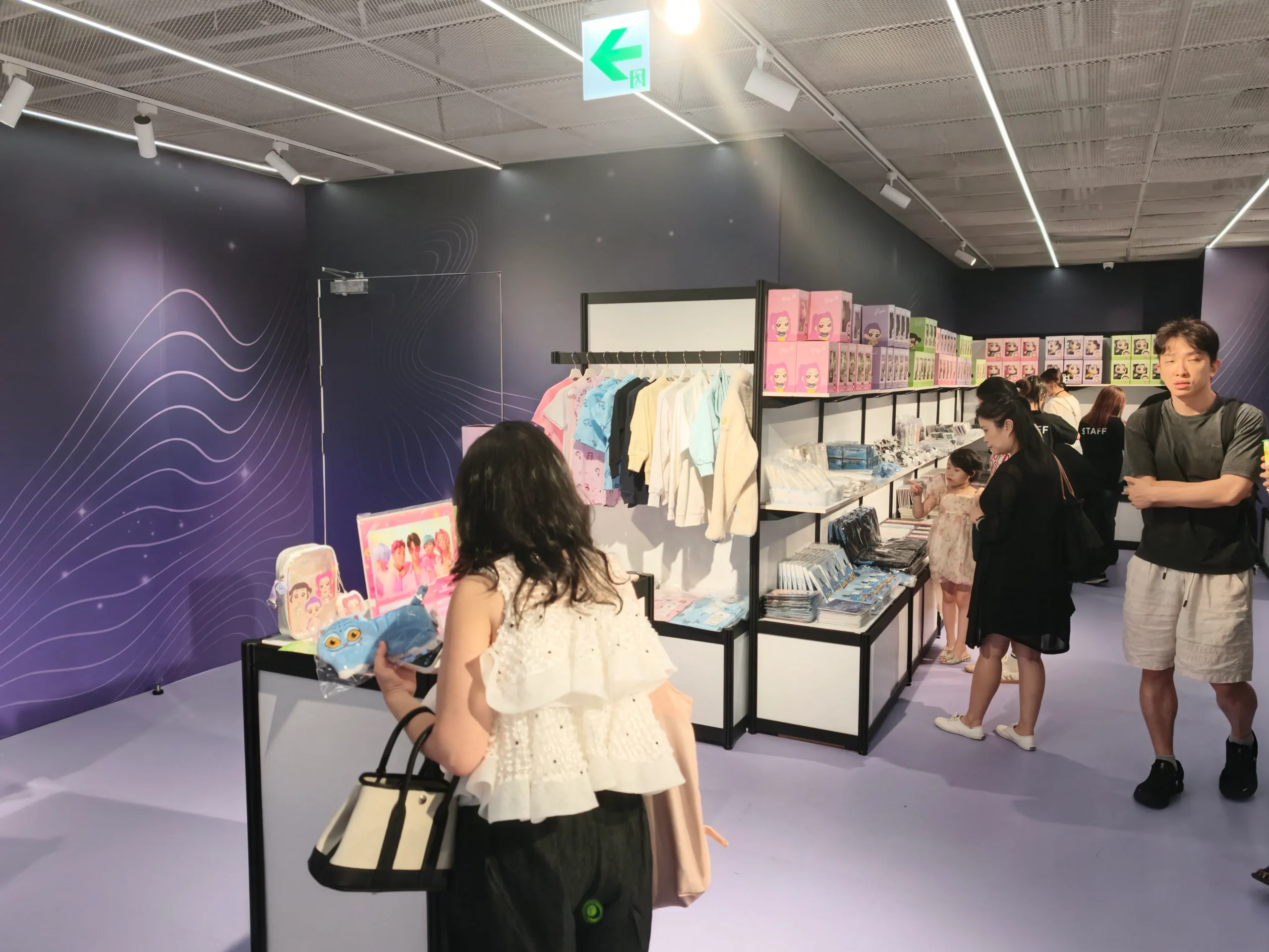 【開箱】《獵魔女團》上映週年紀念快閃店強勢登台～各項周邊搶先看