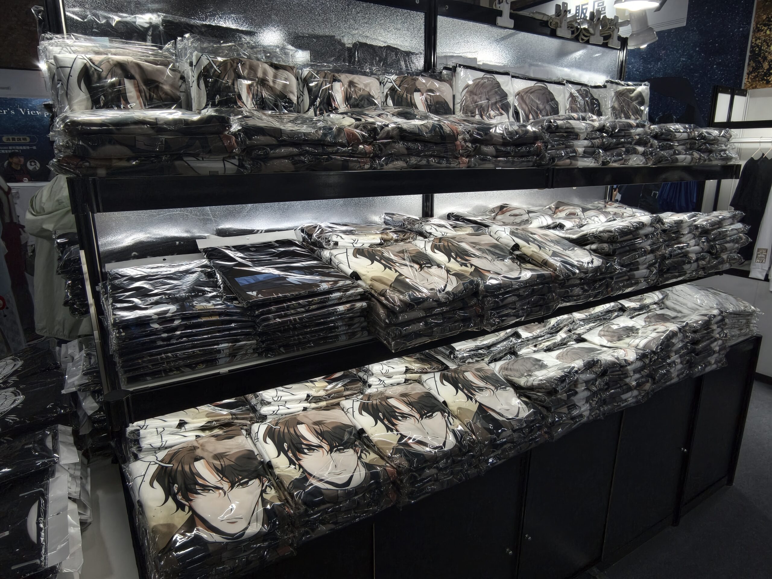 【開箱】《全知讀者視角》官方快閃店華山登場　大批讀者到場搶購限定商品