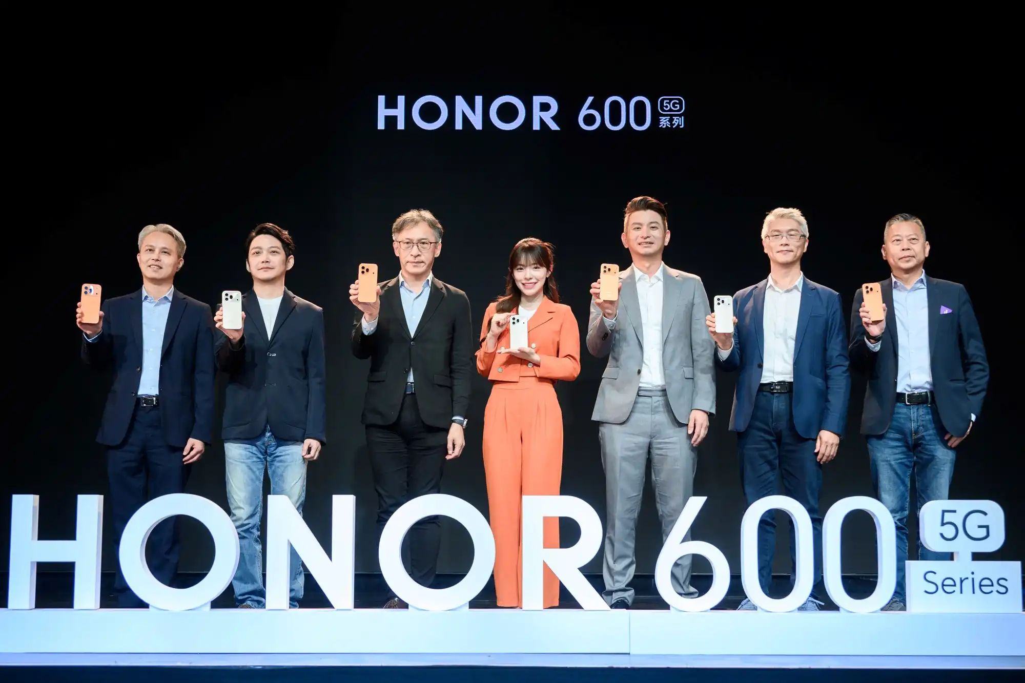 HONOR 佈局中高階機型推出HONOR 600系列 業界首發一鍵AI創作「圖轉影片」攜李多慧領銜示範