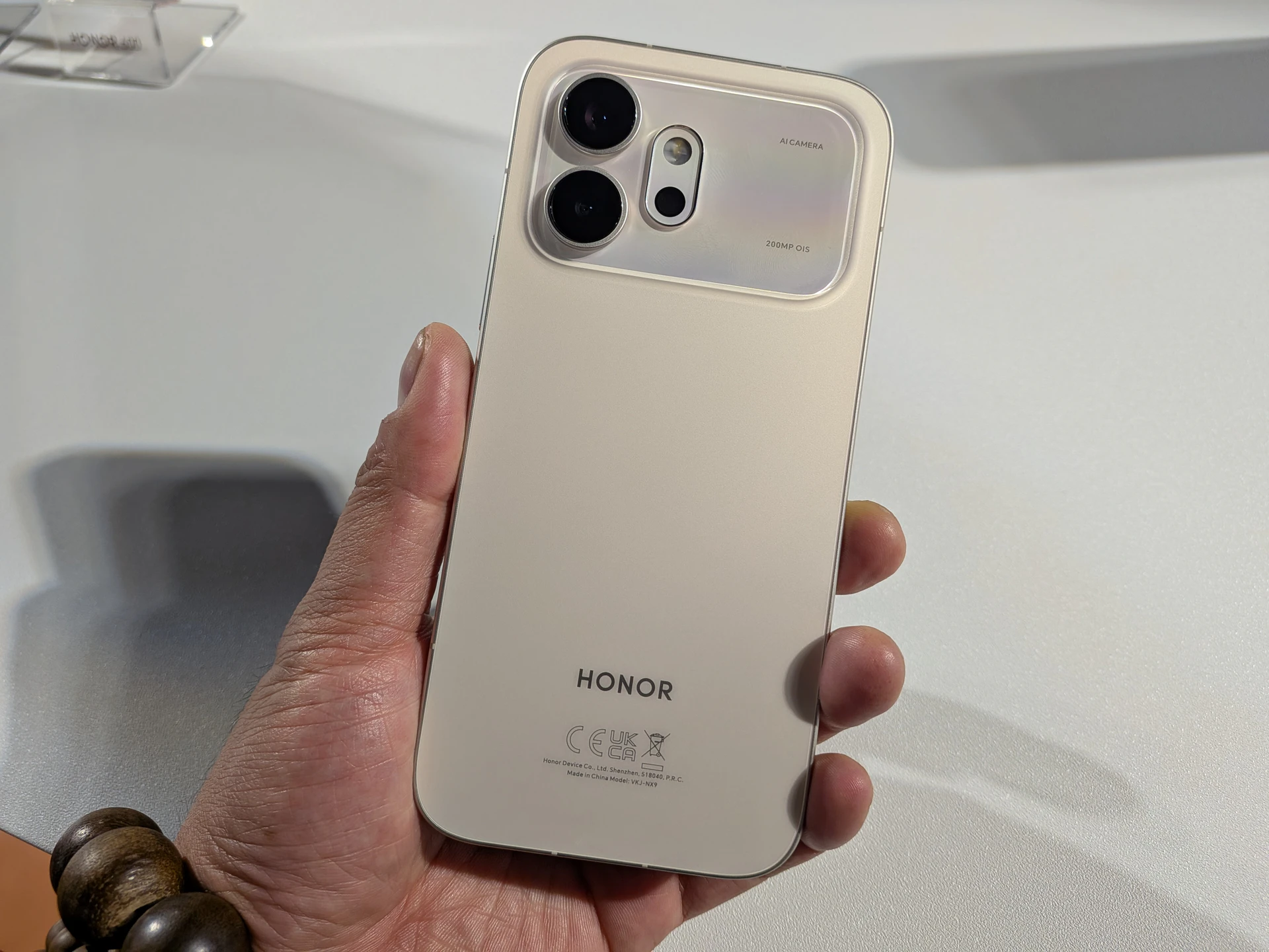AI 創作神器！HONOR 600 系列正式在台發表　Robot Phone 同場亮相