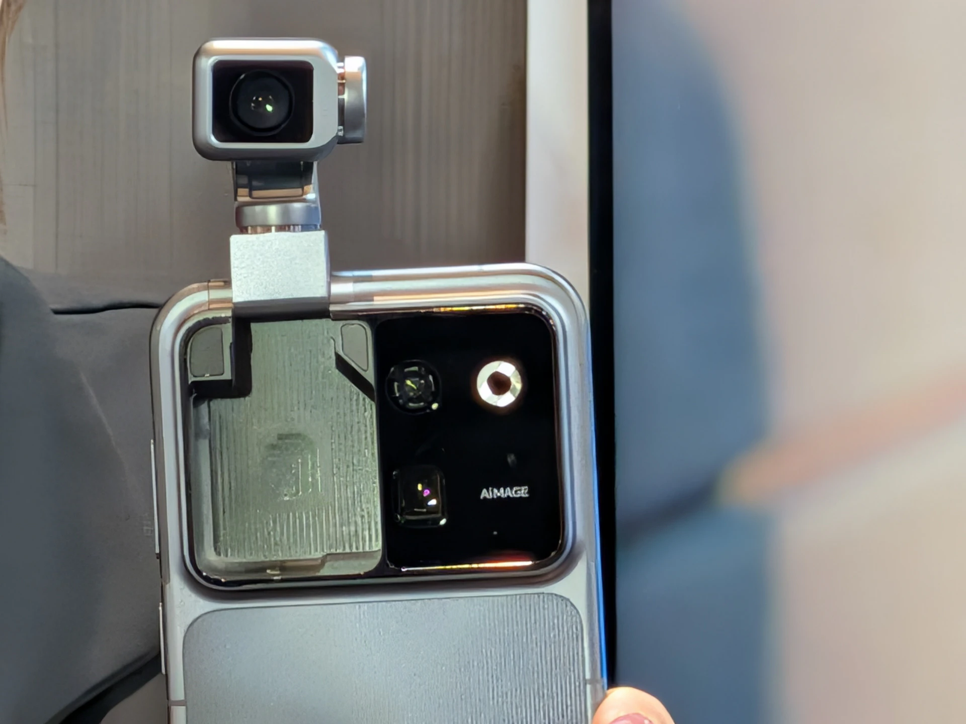AI 創作神器！HONOR 600 系列正式在台發表　Robot Phone 同場亮相