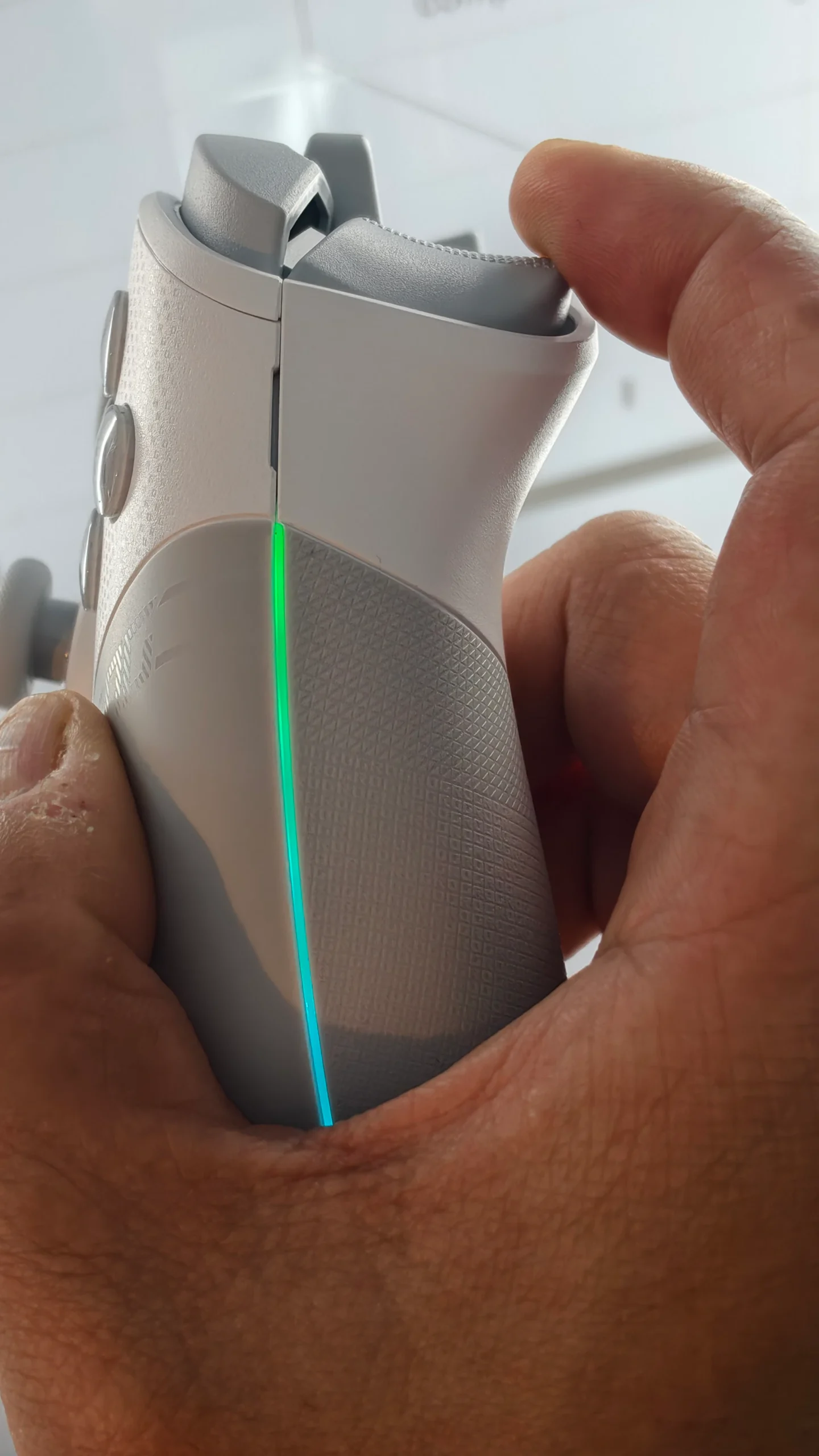 ROG首款2.1.2聲道電競Soundbar登台　Raikiri II Pro以8K輪詢率、熱插拔TMR搖桿搶攻PC玩家