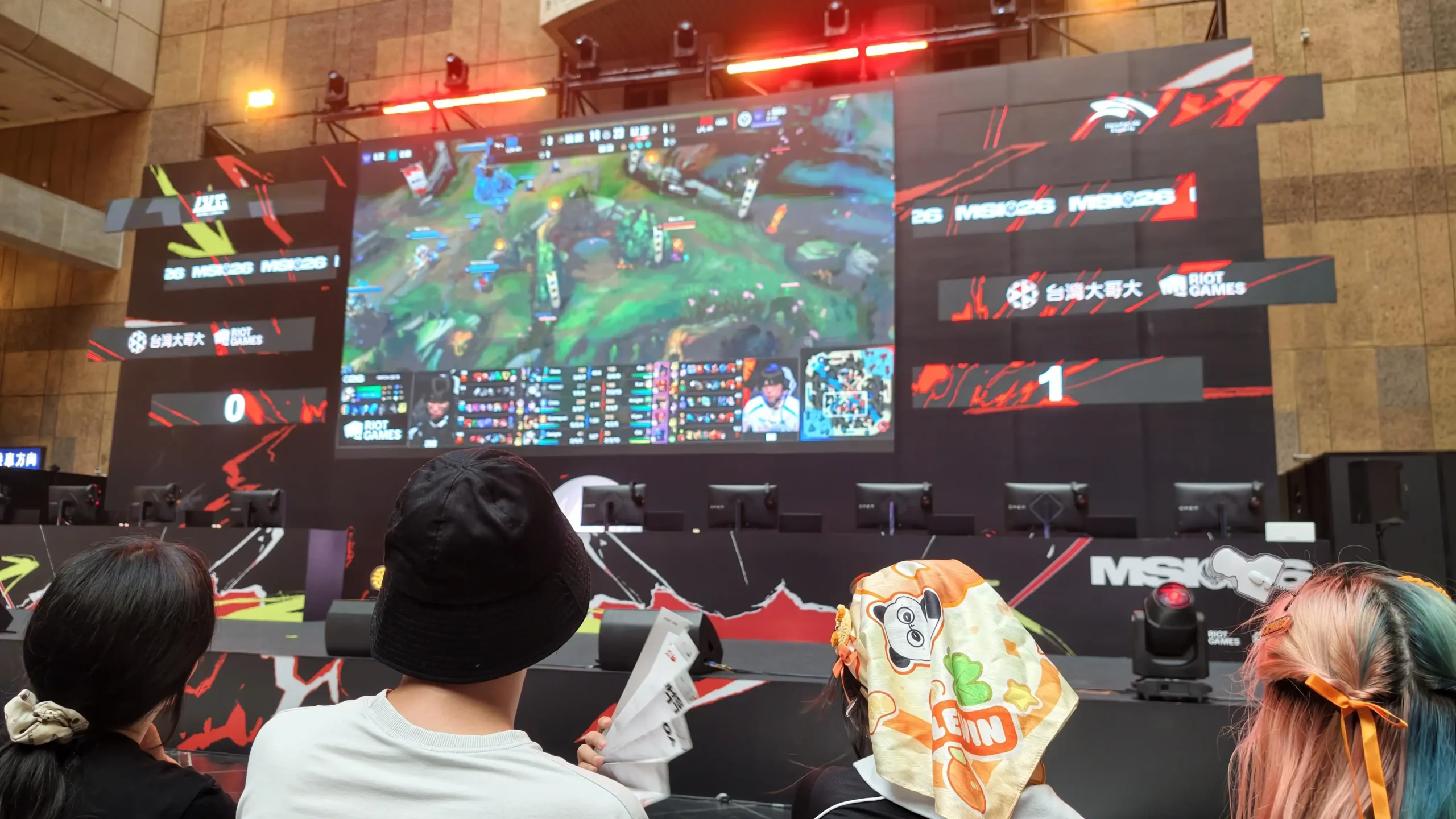 《英雄聯盟》MSI 觀賽派對回顧 HLE 鏖戰 5 局 榮耀捧杯 Zeus 神王降世加冕 FMVP