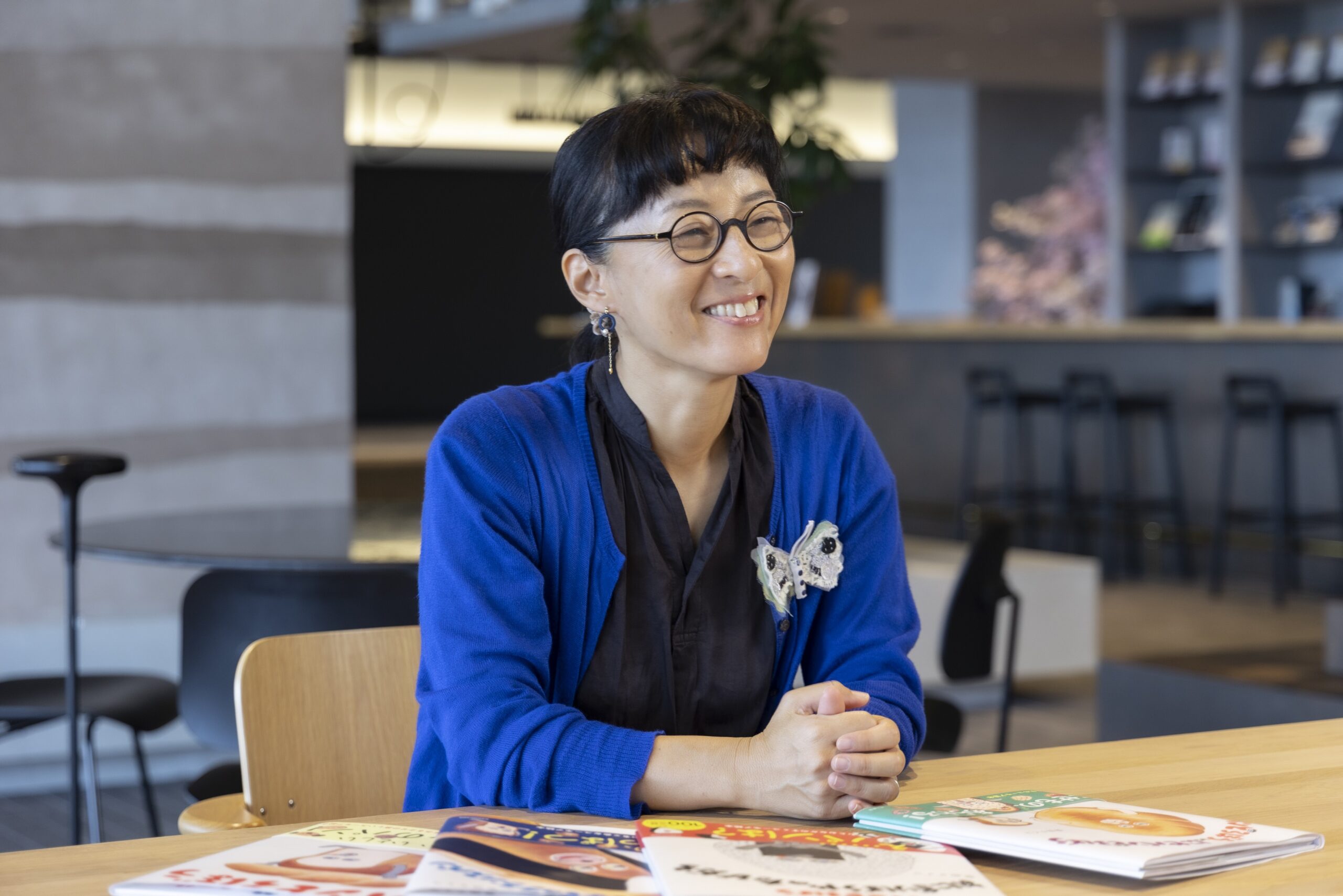 日本累積發行550萬冊！柴田啓子首度為《麵包小偷》來台官方圖鑑中文版同步上市　10月舉辦讀者見面會