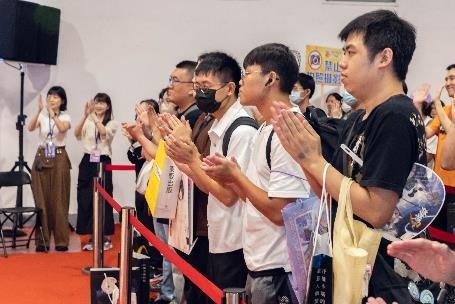 台灣角川2026漫畫博覽會《汙穢不堪的妳最惹人憐愛》作者まにお 首度來台簽名會 盛大登場