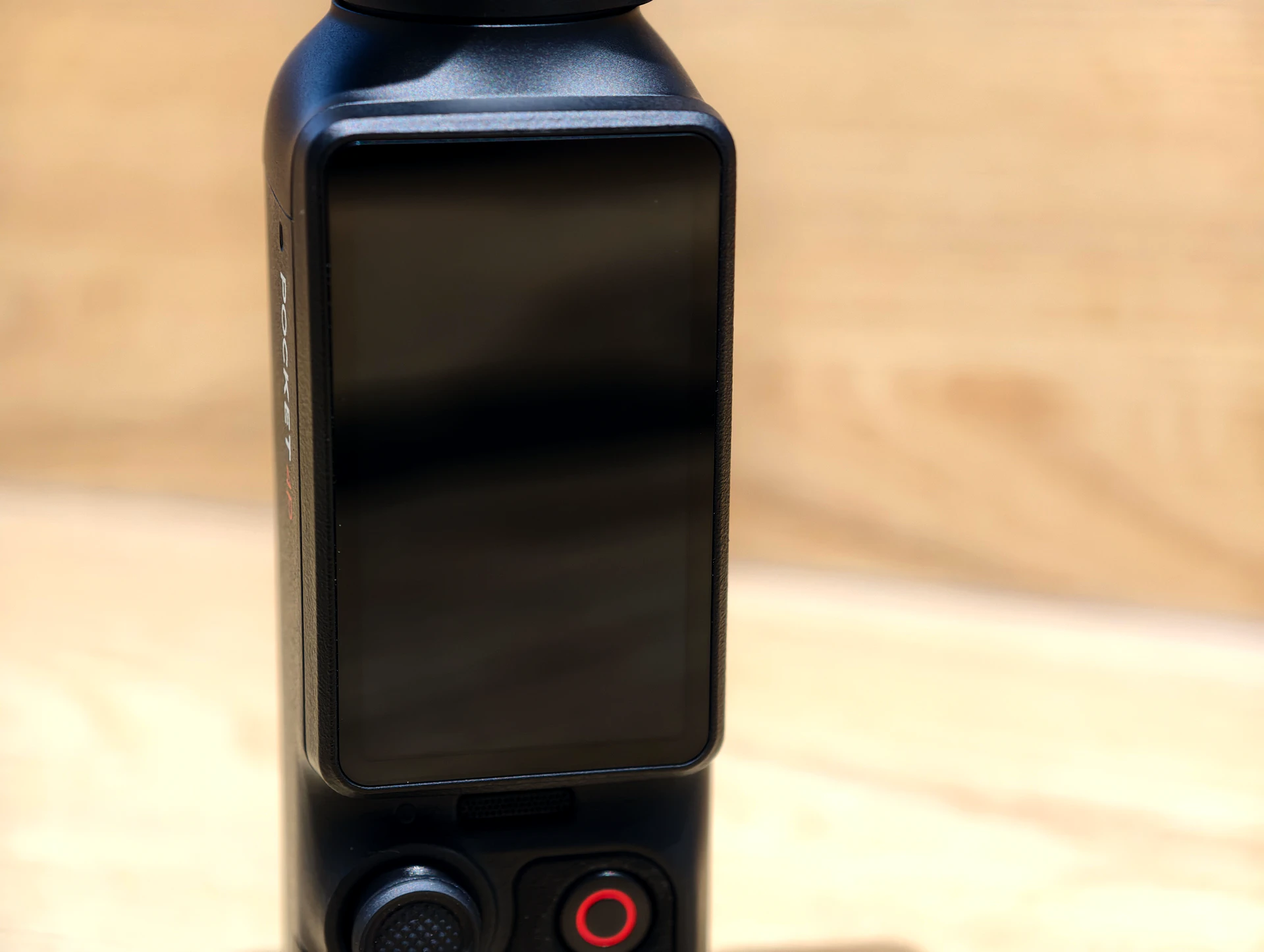雙鏡頭引爆口袋革命！　DJI Osmo Pocket 4P給創作者的「深度告白」