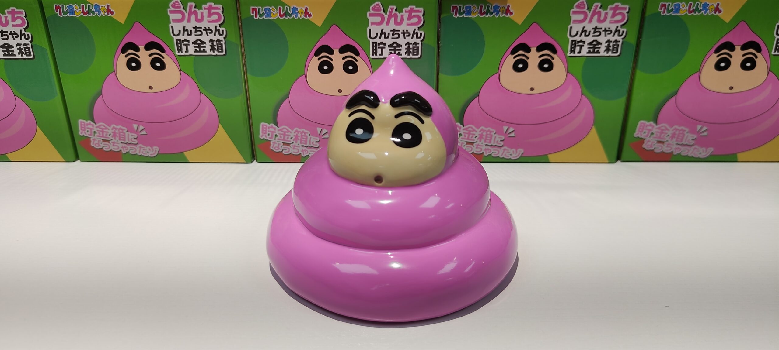 【開箱】《蠟筆小新》日本電影主題限定店 7 月 30 日 西門地下市正式開幕 超多劇場版經典畫面周邊 直接喚起童年回憶