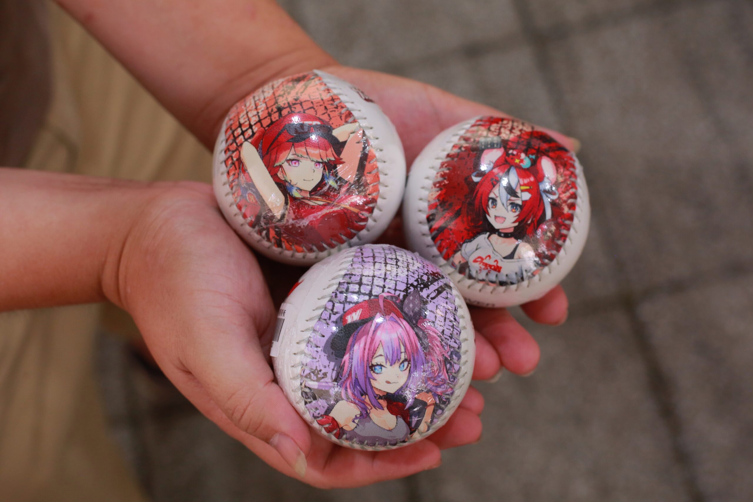 【開箱】味全龍 hololive Night 主題日再度登場　超逗趣熊瑪琳精彩開球不能錯過！