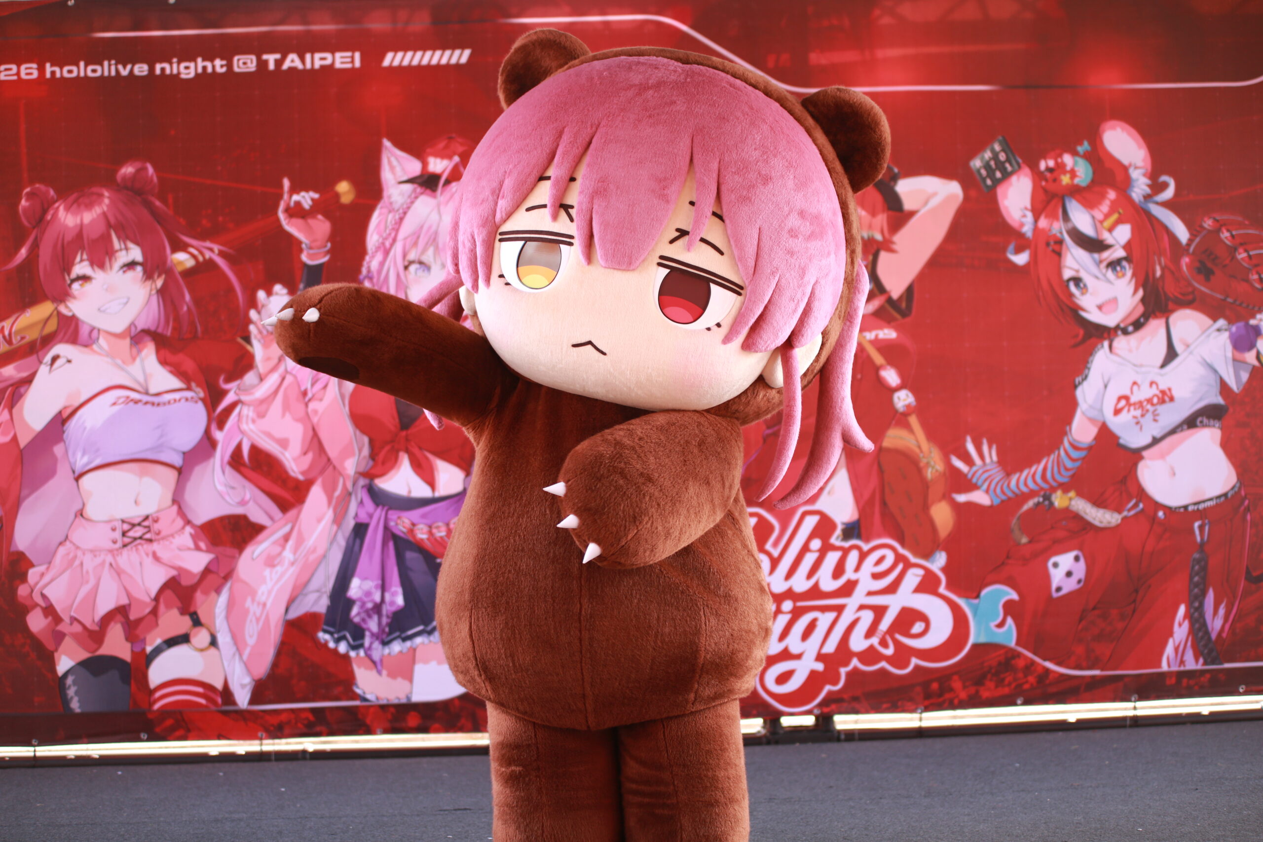 【開箱】味全龍 hololive Night 主題日再度登場　超逗趣熊瑪琳精彩開球不能錯過！