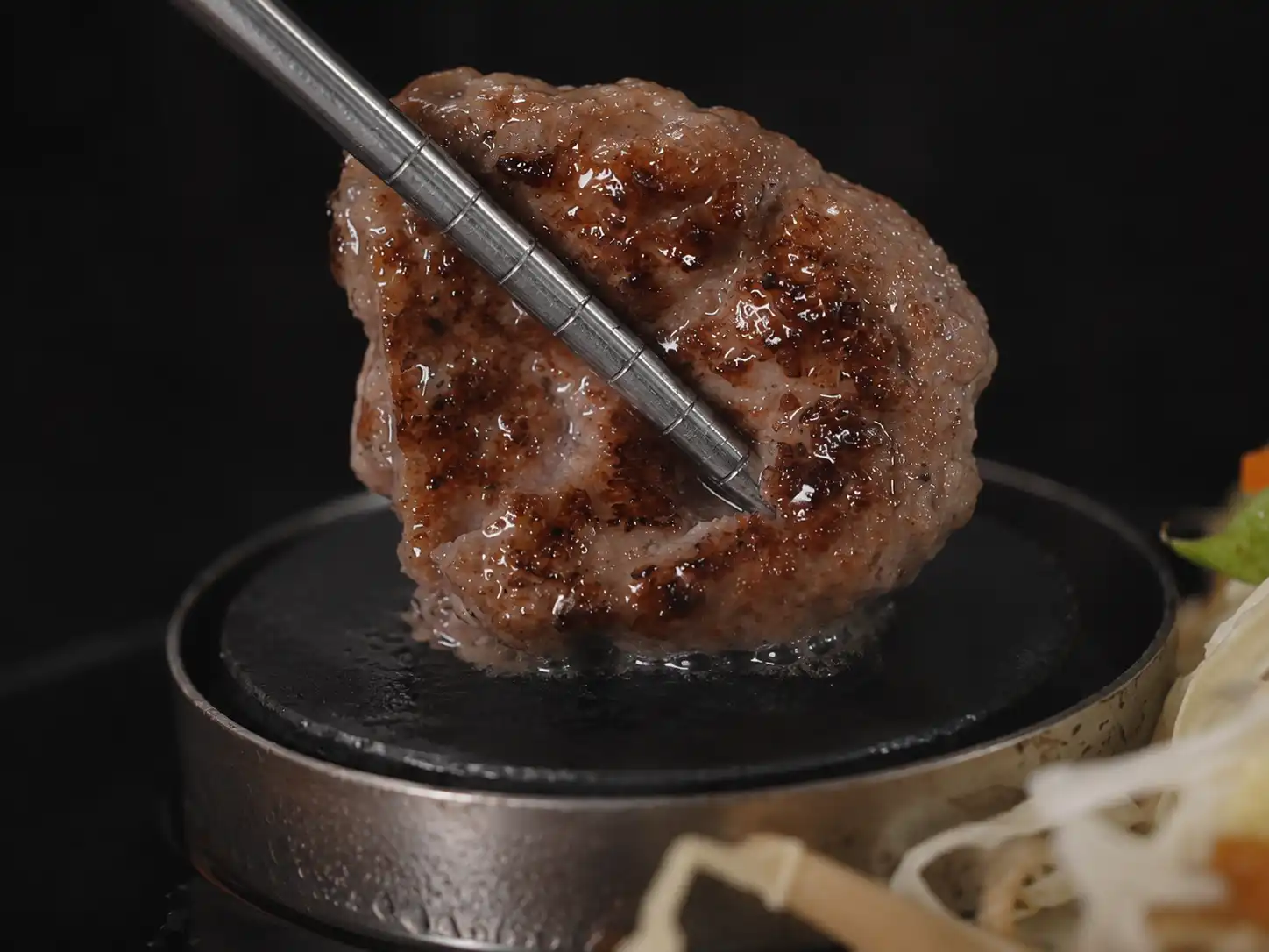 「肉的長谷川」攜手《戀與製作人》推盛夏限定聯名 限定套餐、角色特典、虛寶卡一次收藏