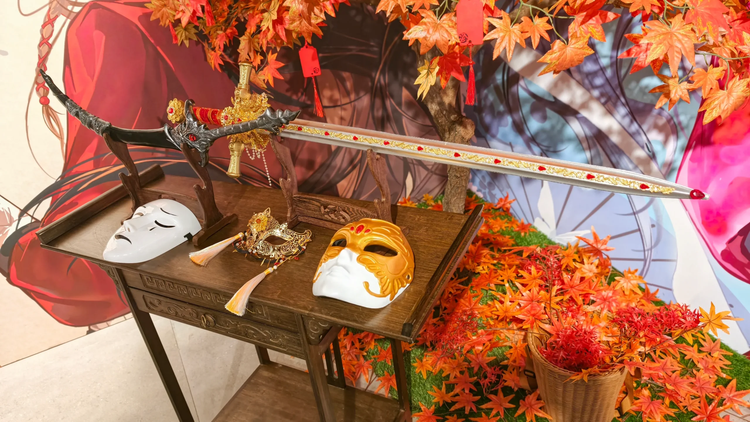 【開箱】「身在無間，心在桃源」《天官賜福》快閃店進駐 DREAM PLAZA！絕美紅楓造景、百款台灣首發限定周邊登場