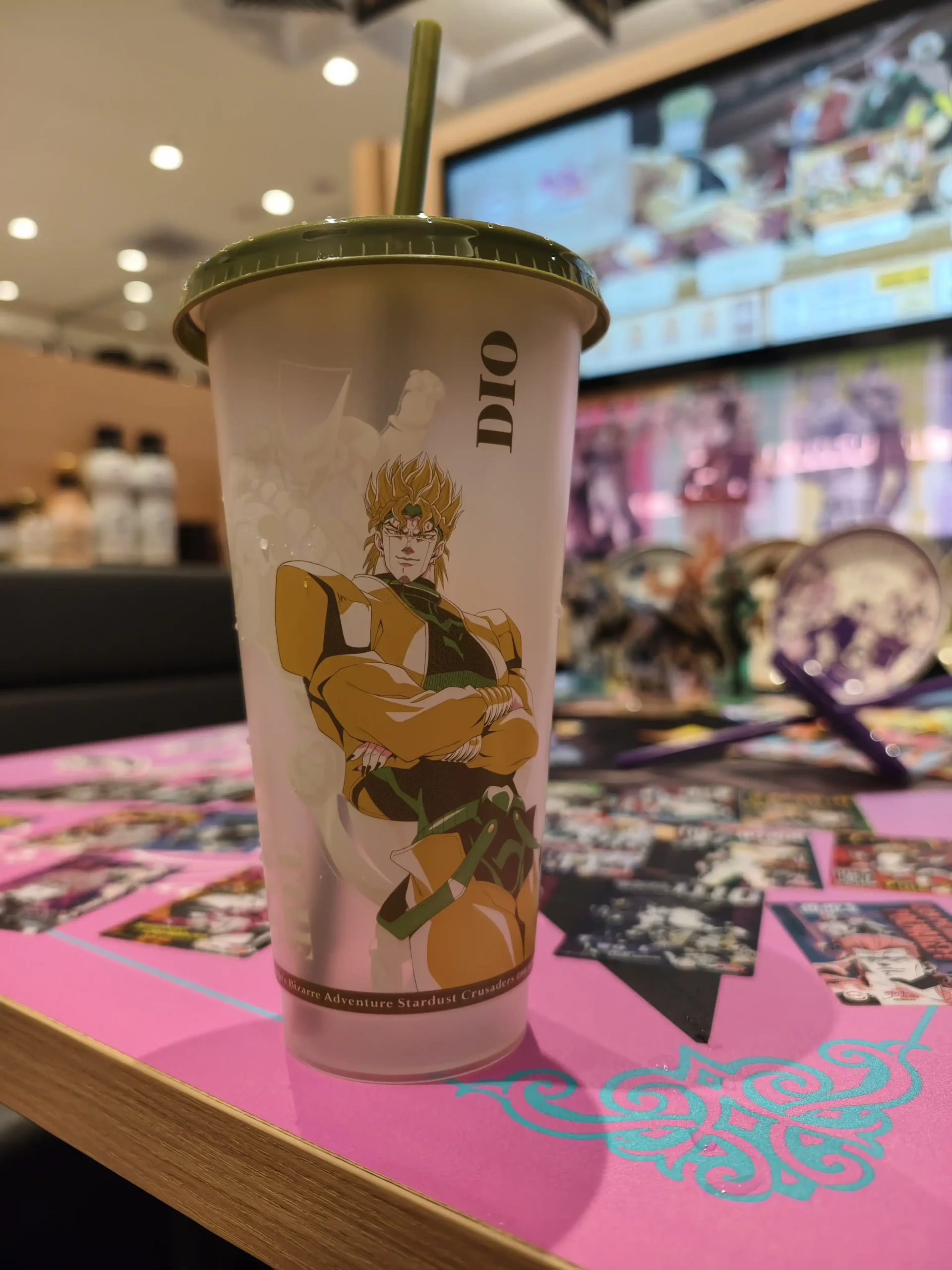 【開箱】《JOJO 的奇妙冒險 星塵遠征軍》x 壽司郎 聯動正式啟動！Dio 與喬斯達家的百年恩仇 就由我來吃垮(？)