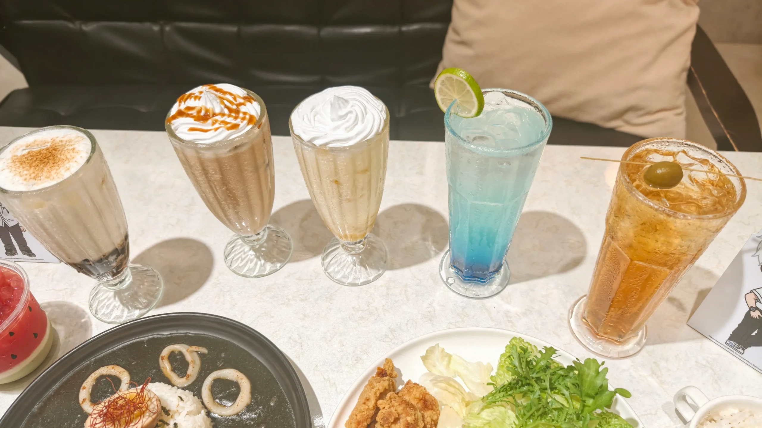 【開箱】《光逝去的夏天》× 萌番 More Fun 聯名餐廳開張 感受那年夏天詭譎不已的青春物語