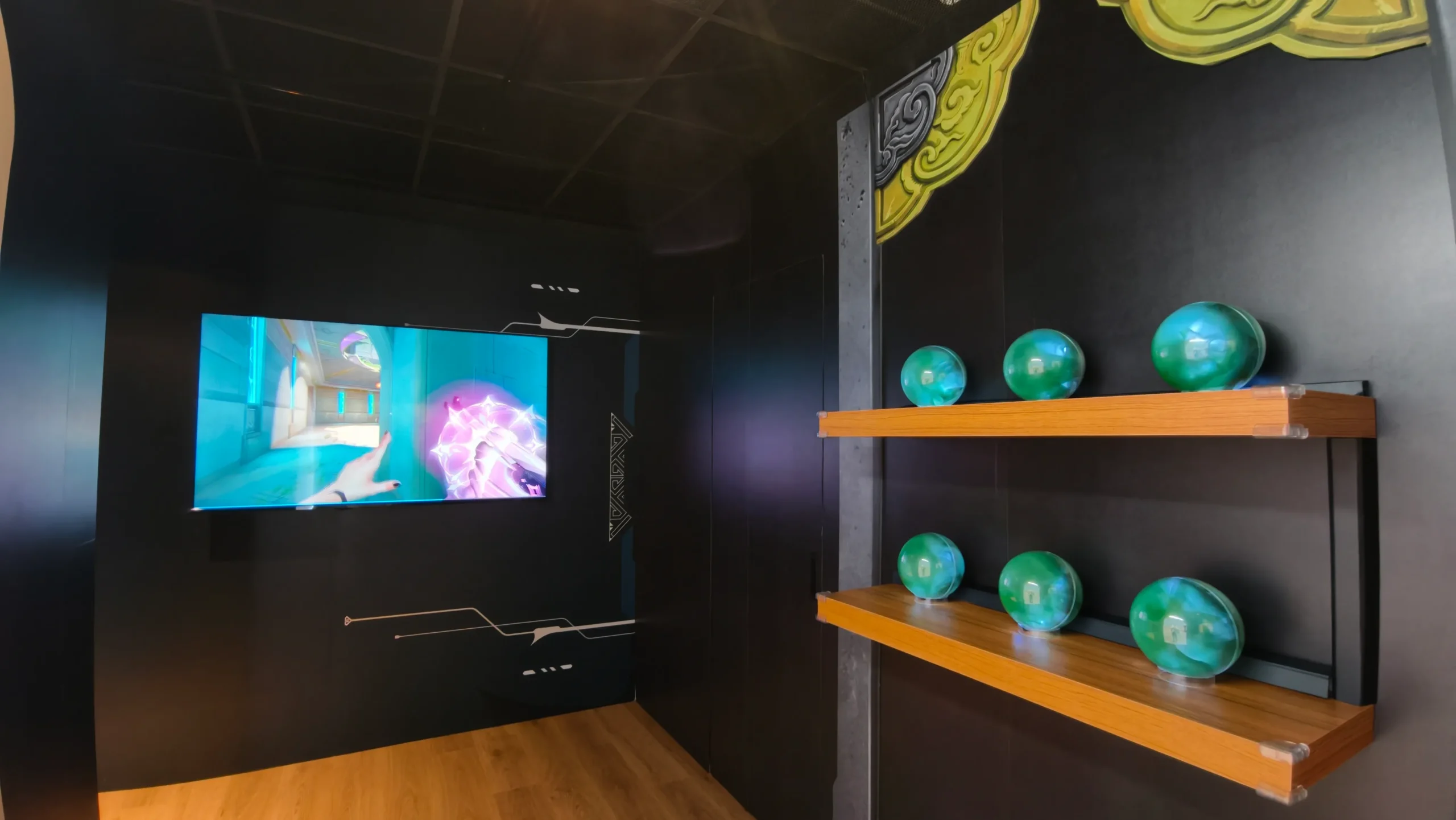 【開箱】《特戰英豪》「頂峰亭閣」實體特展登場！光線槍射擊、主題奶茶與限定周邊一次看