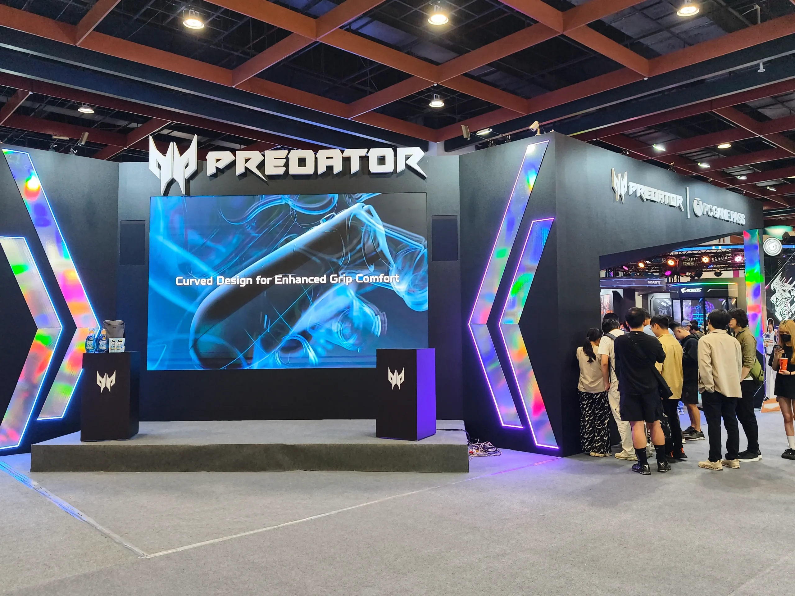 【開箱】亞洲最大 LAN Party 首度進駐世貿一館!WirForce 2026 盛大開幕 96 小時不斷電狂歡正式啟動