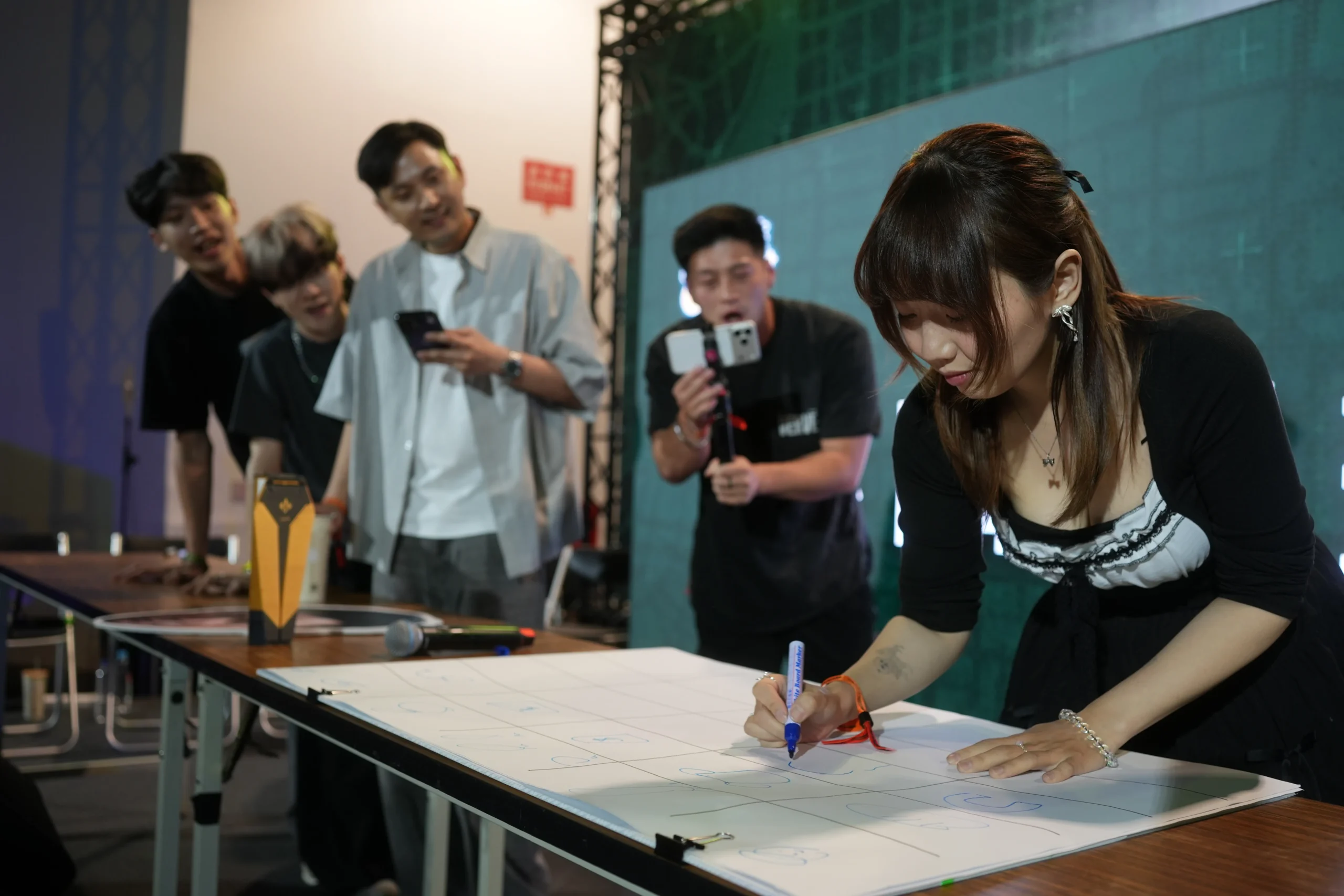 【開箱】WirForce 2026 大回顧！藍井艾露、ACG 交響樂輪番登場　玩家與實況主不斷電的線下深夜狂歡