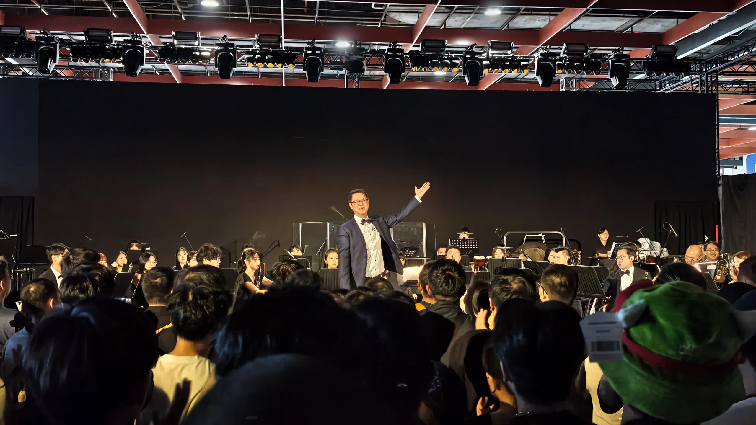 【開箱】WirForce 2026 大回顧!藍井艾露、ACG 交響樂輪番登場 玩家與實況主不斷電的線下深夜狂歡