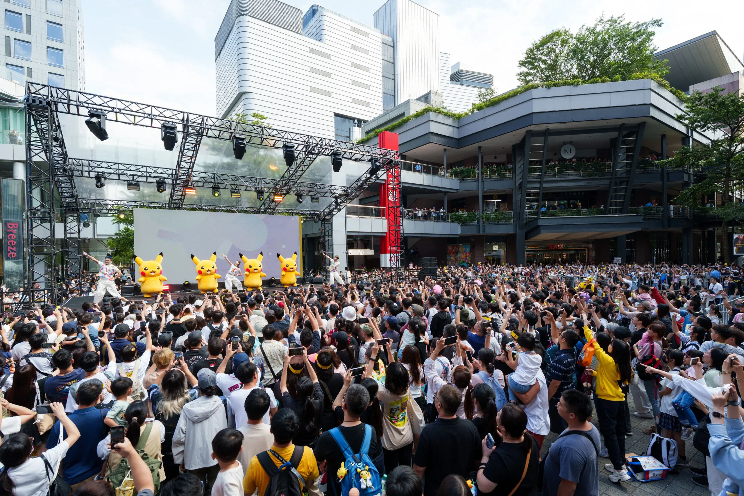 【開箱】寶可夢 30 週年「PokéXciting!」台北登場！爆炸頭皮卡丘現身信義商圈　盛大遊行、電音派對賣力開跳！