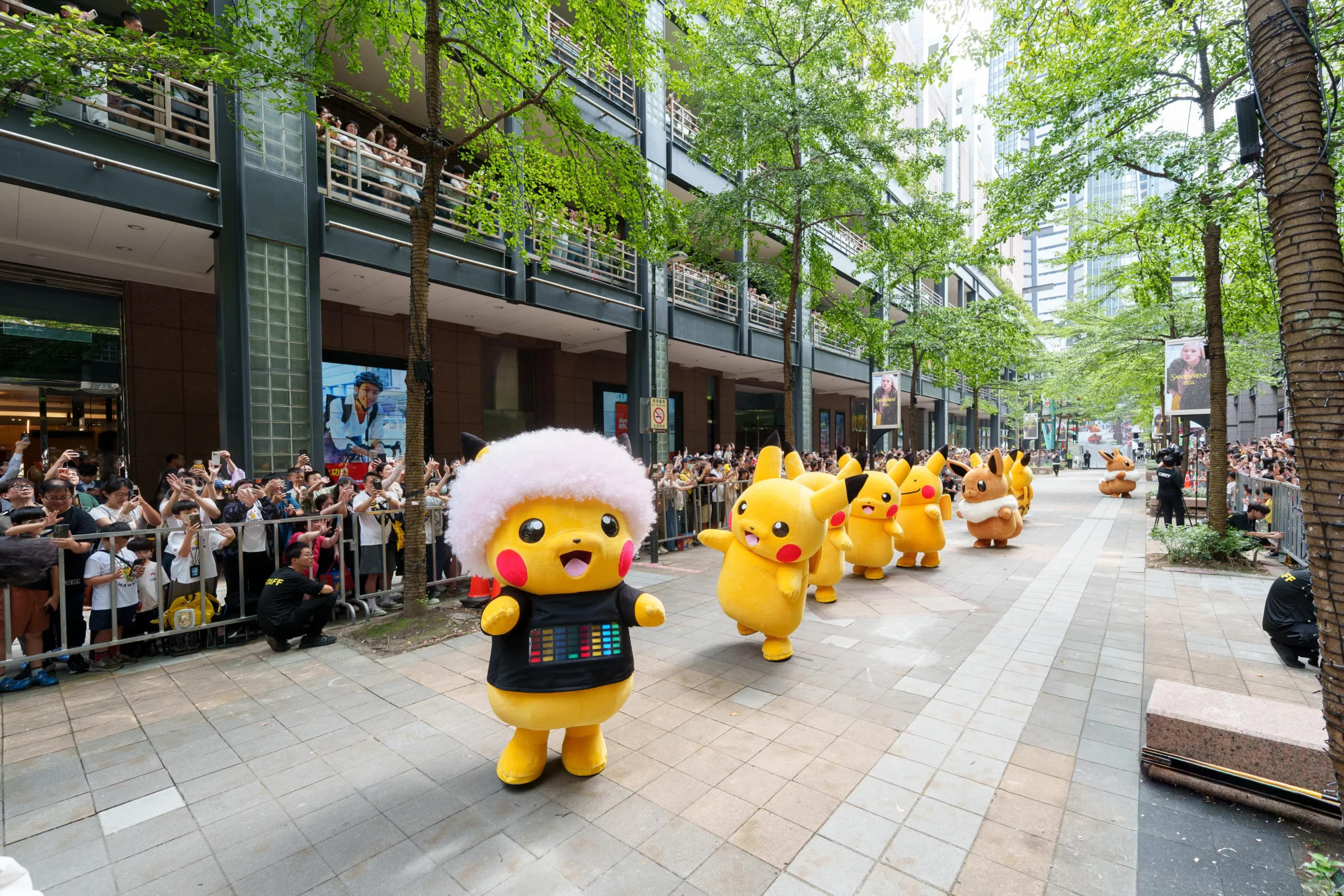 【開箱】寶可夢 30 週年「PokéXciting!」台北登場！爆炸頭皮卡丘現身信義商圈　盛大遊行、電音派對賣力開跳！