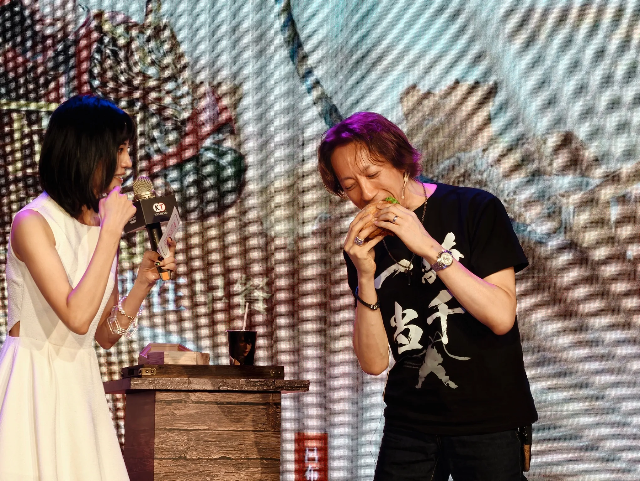 【聯訪】拉亞漢堡全新聯名《真・三國無雙２ with 猛將傳 Remastered》正式登台！製作人庄知彦親嚐「呂布激辣堡」並與執行長分享合作趣聞